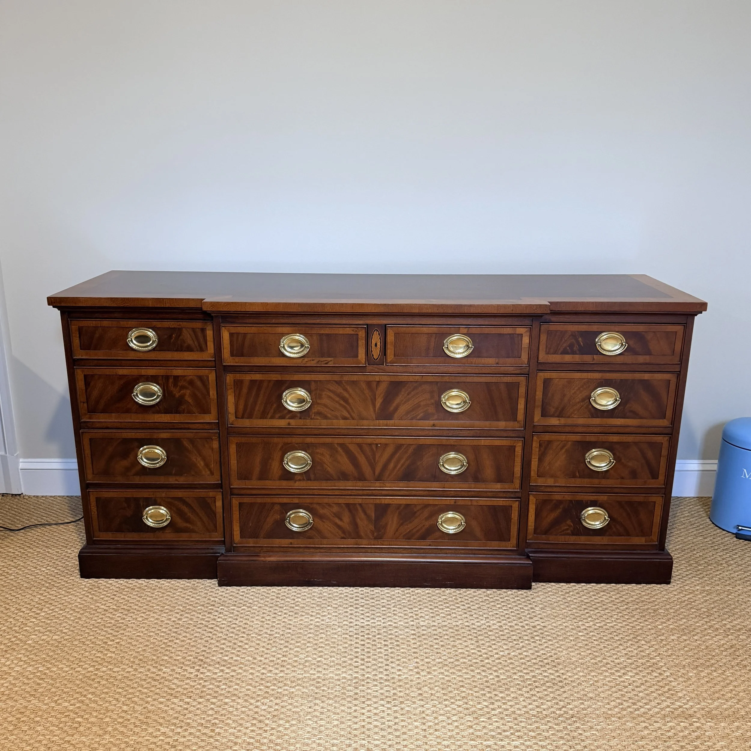 Hekman Georgian Breakfront Dresser 