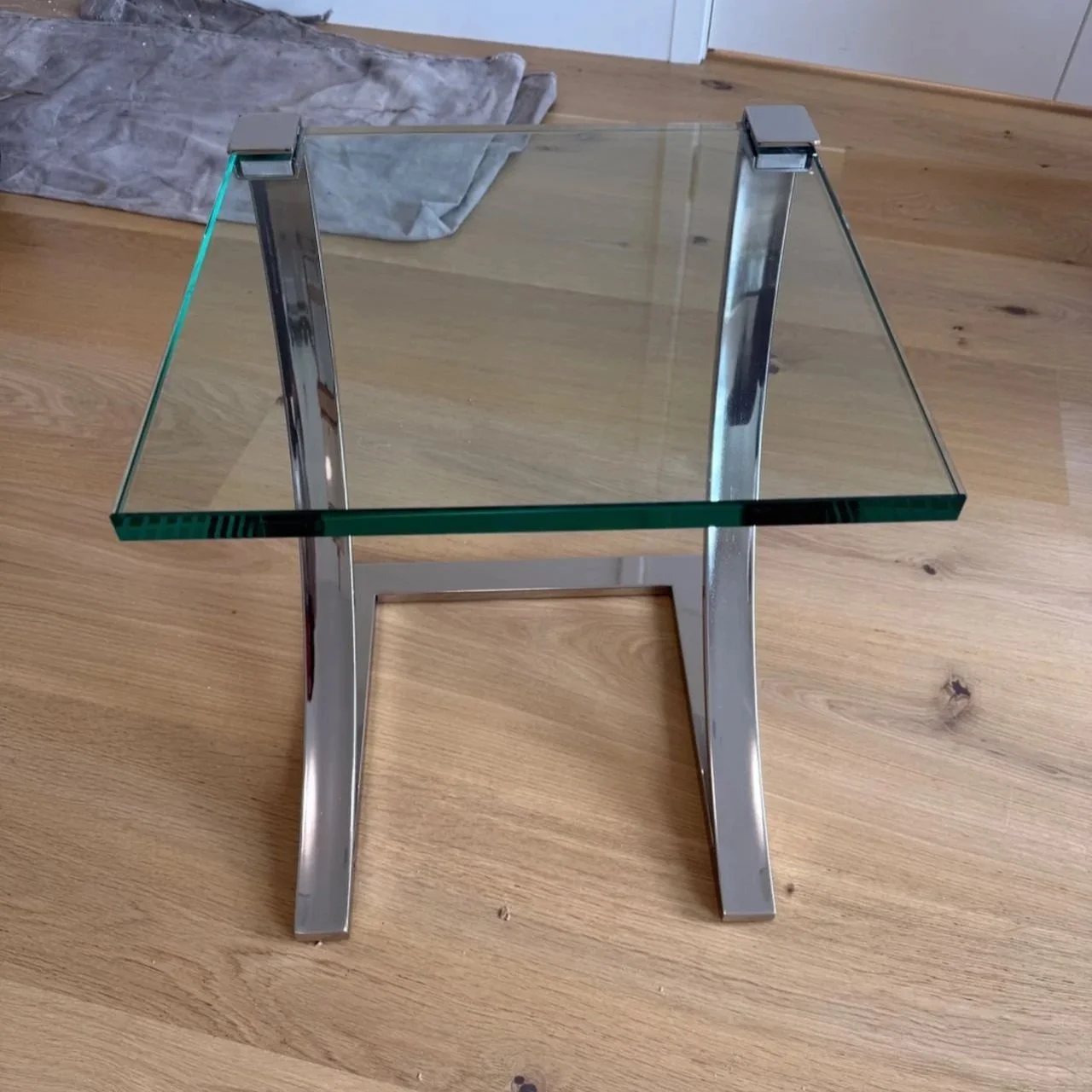 Glass+Side+Table+3.jpg