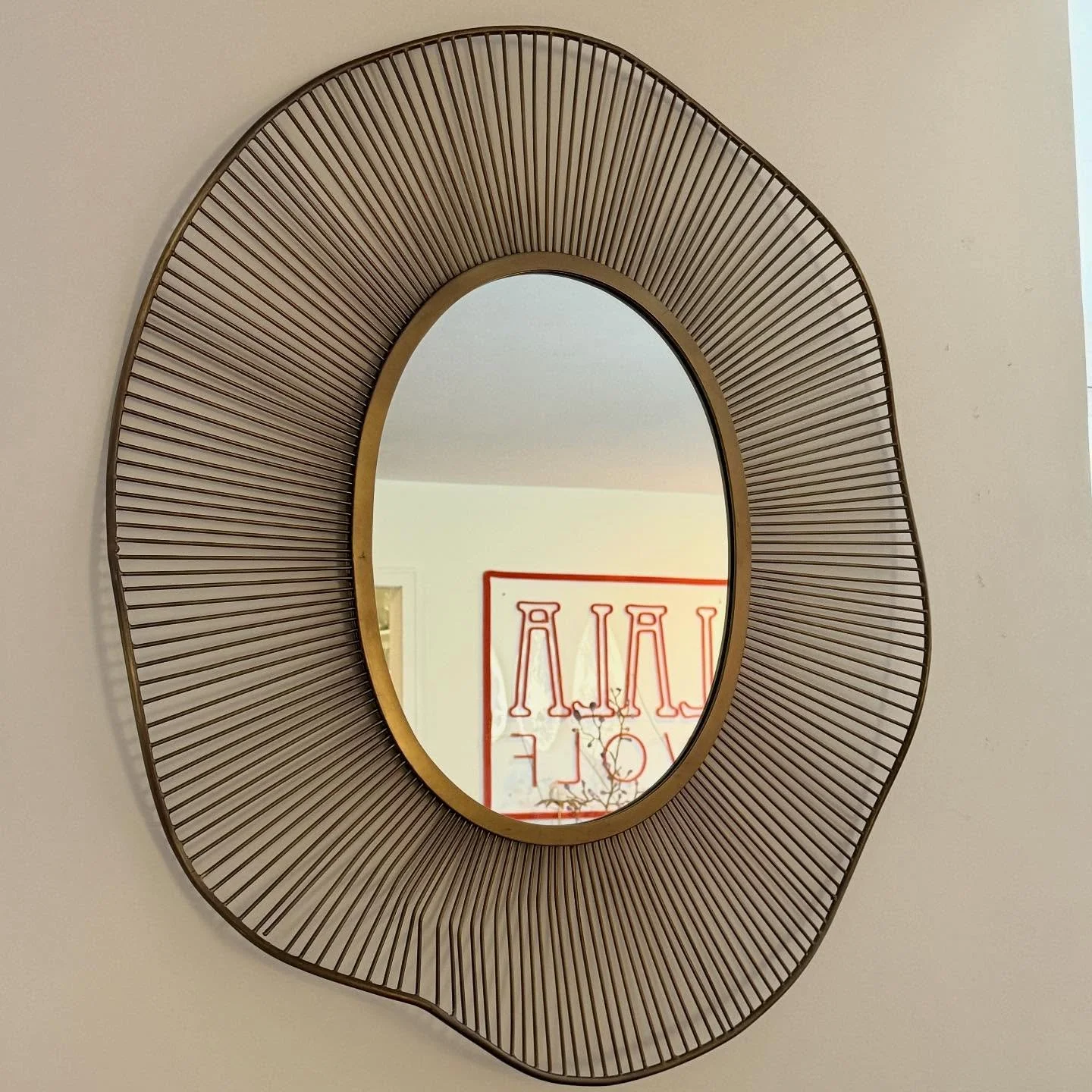 Undulation Adoration 
.
.
.
.
.
@arteriorshome
#arteriors
#arteriorshome
#arteriorsmirror
#modernmirror
#modernorganicdesign
@chairishco
#chairishsuperseller 
#gonegirlhome