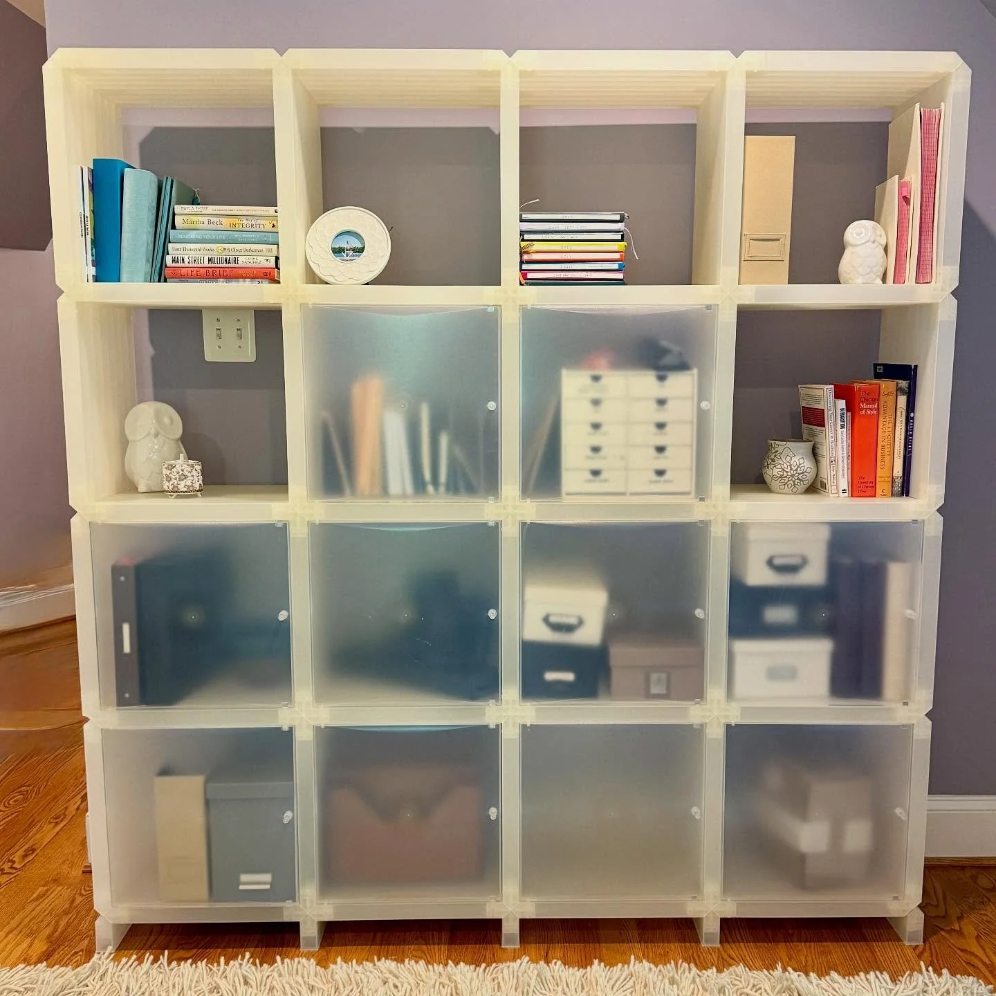 Storage Wars
.
.
.
.
.
@designwithinreach
#doronlachisch
#cubitec
@bludot
#modulicious
#modularstorage
#secondhandfirst
#gonegirlhome