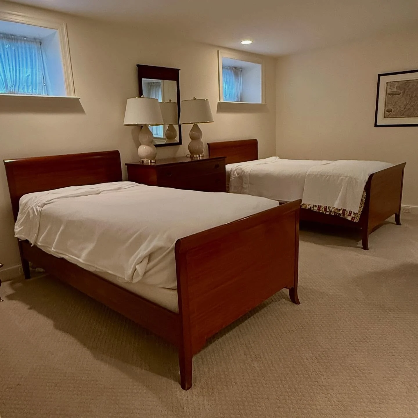 A pair of antique SLAY beds.
.
.
.
.
.
#antiquetwinbeds 
#twinsleighbeds
#twinbeds 
#sophisticatedtwin
#twinbedroom
#howivintage 
#howiantique 
#vintagebeds 
@chairishco
#gonegirlhome