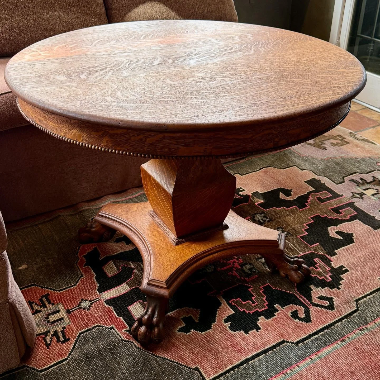 Center of Attention
.
.
.
.
.
#centerhalltable
#foyer
#entryway
#livingwithantiques
#tigeroak
#tigeroakfurniture
#1900s
#curatedconsignment
#gonegirlhome