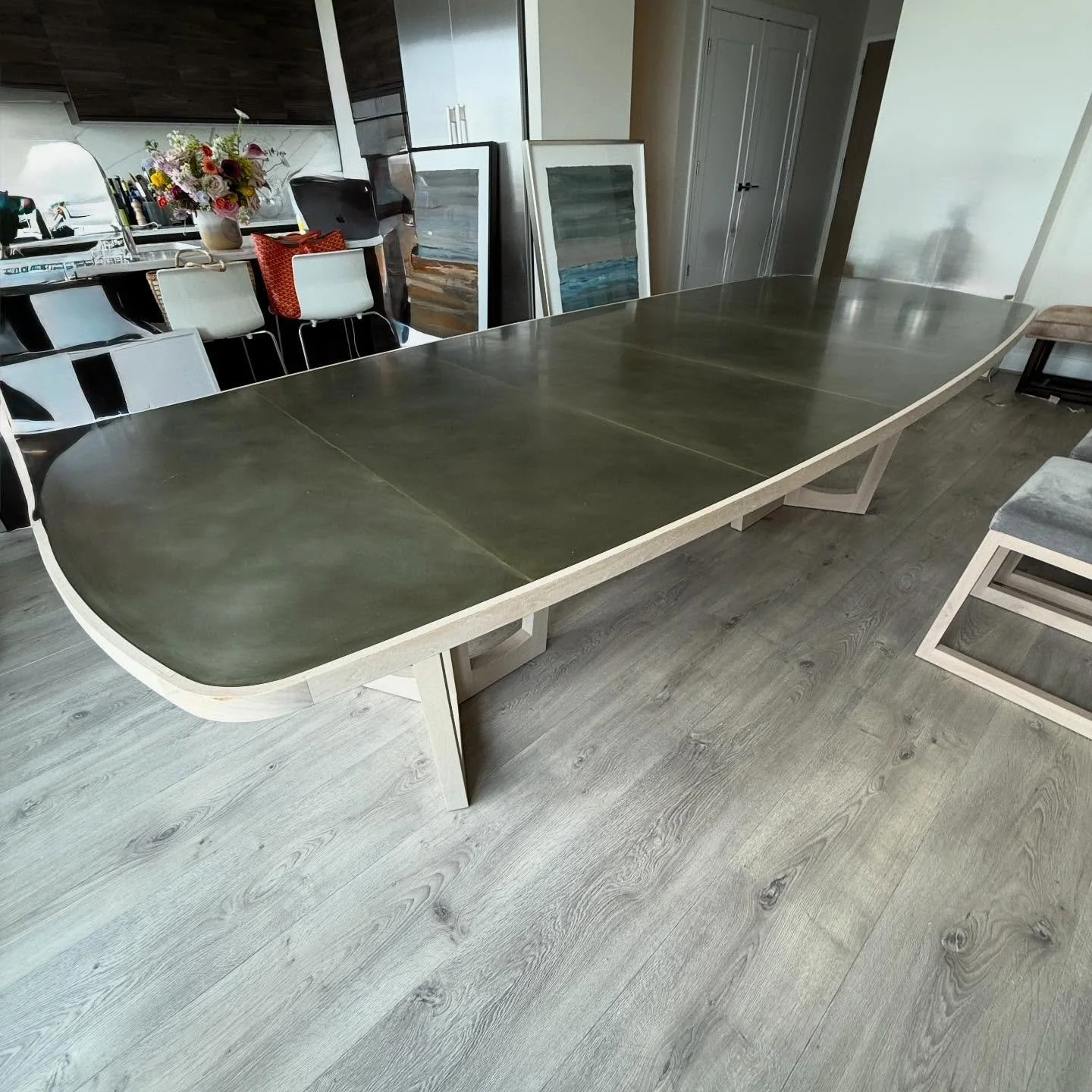 Ten fantastic tables ready for immediate delivery-easier than brining a 🦃
.
.
.
.
.
#diningtable
#rhdiningtable 
#americanofmartinsvillefurniture 
#americanofmartinsville 
#vintagediningtable
@calligaris_official
#calligaris
#extendingtable 
#fergus