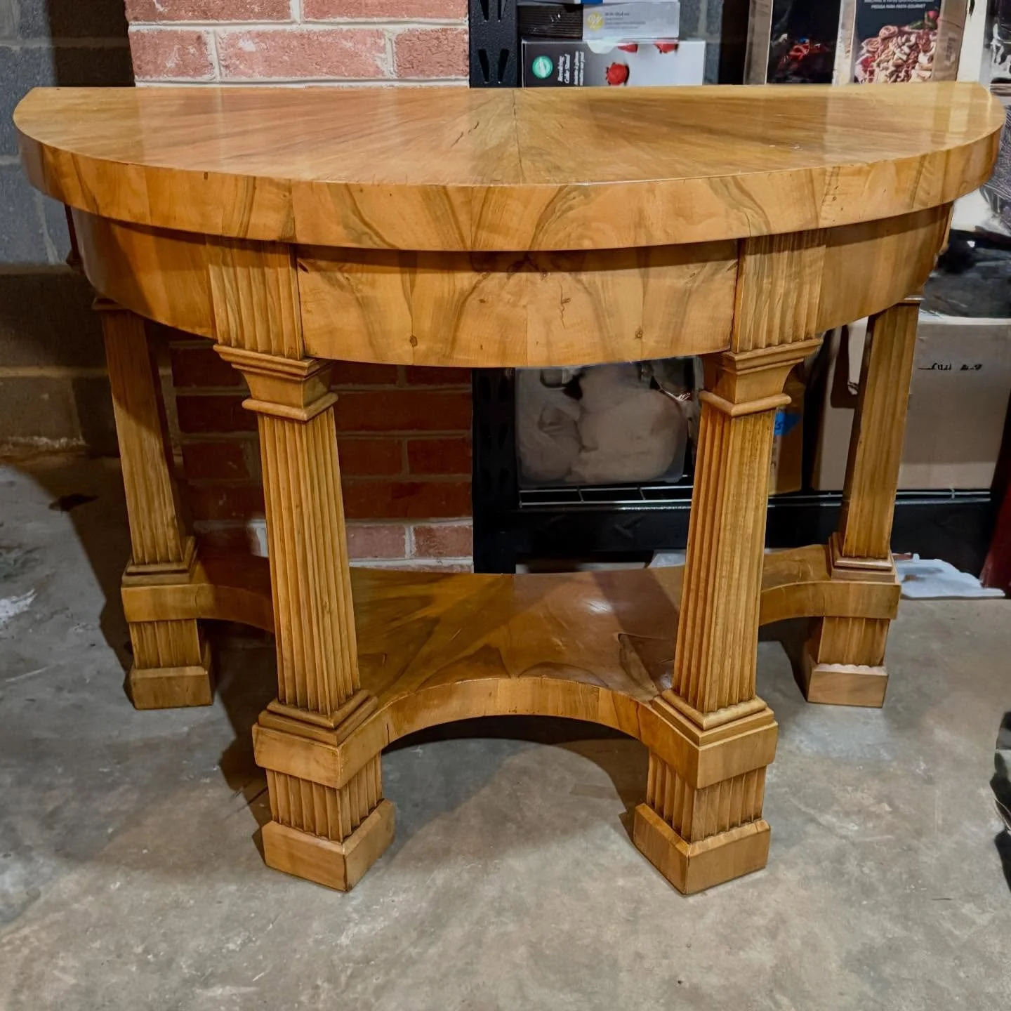 Design spelling bee final word: Biedermeier
.
.
.
.
.
#biedermeier
#biedermeierfurniture
#biedermeierdemilune
#biedermeiertable
#howiantique 
#demilune 
#howiantique 
#mixoldwithnew 
#chairishseller 
#gonegirlhome