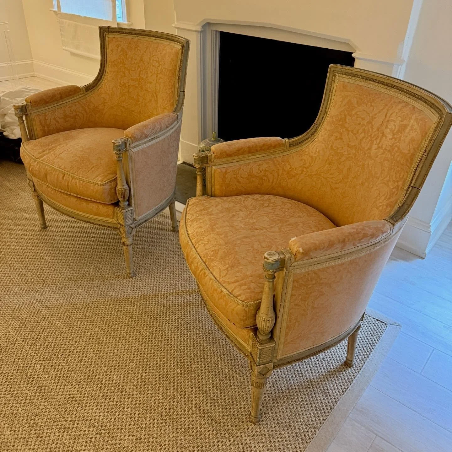 Fabulous Fortuny
.
.
.
.
.
@fortunyofficial
#antiquebergere
#bergerechair
#livingwithantiques 
#fortuny