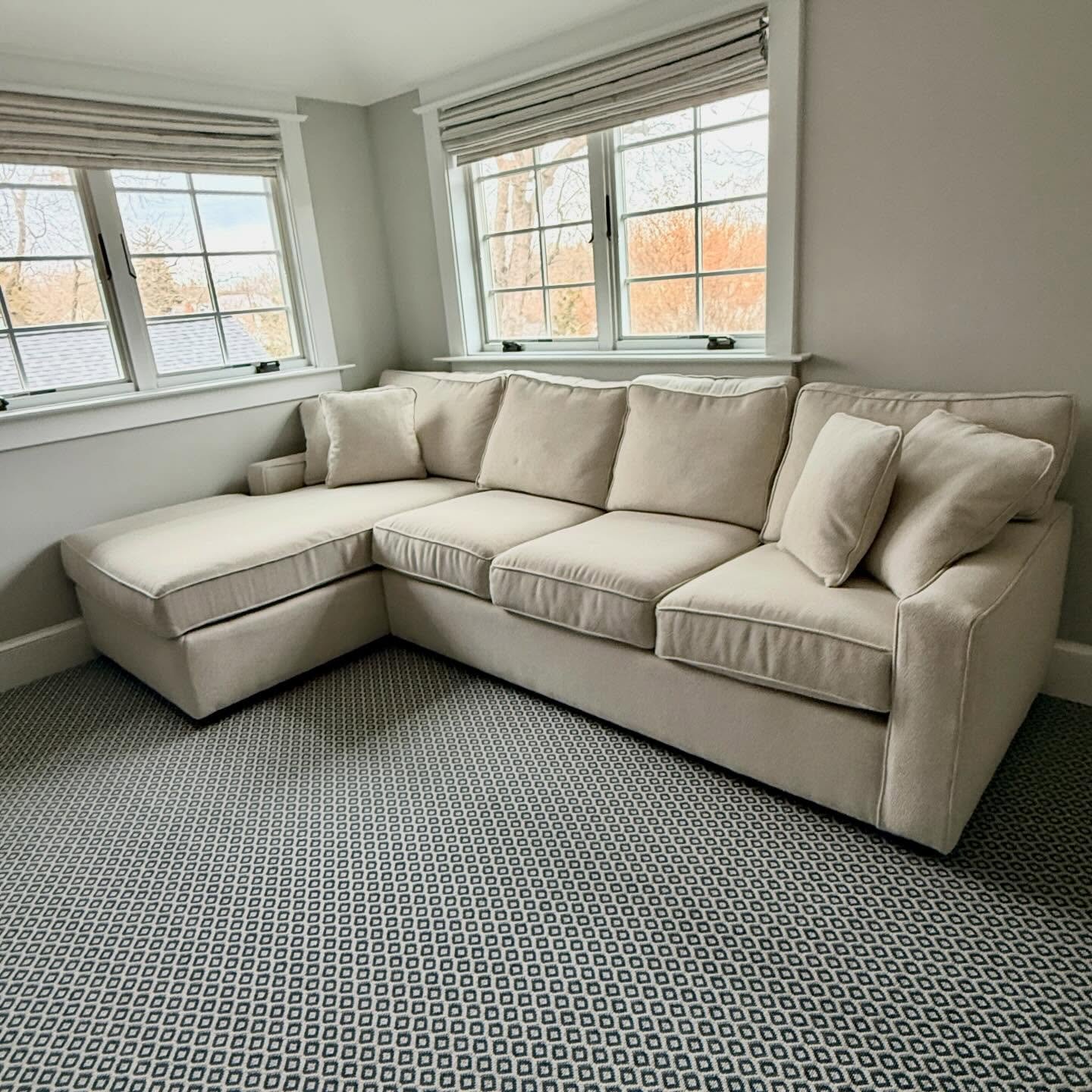 Can you Instacart a sofa? ❄️🛒
.
.
.
.
.
#rowefinefurniture
@rowefinefurniture
#sofachaise 
#performancefabric
#sectionalsofa