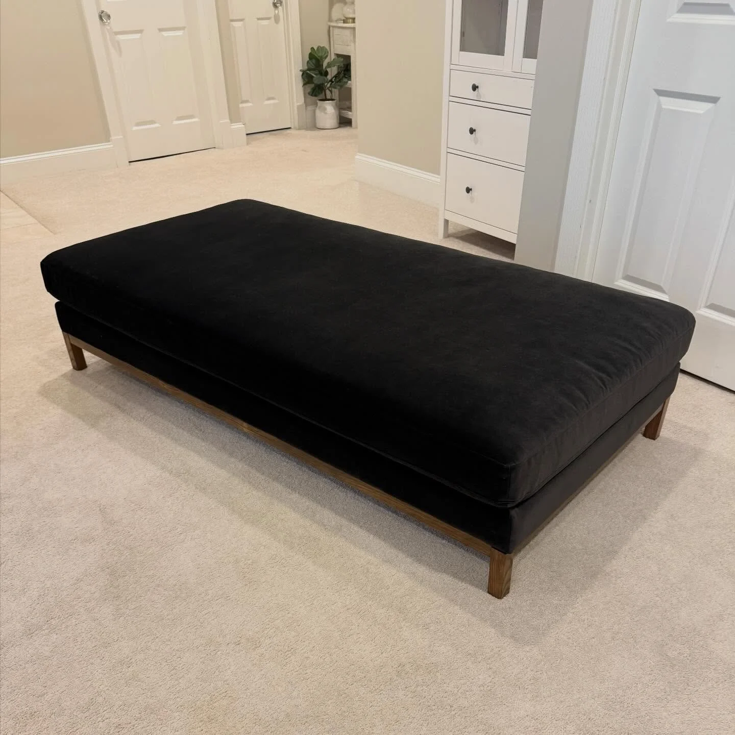 Ottoman, coffee table or bobsled for at-home Olympians. 
.
.
.
.
.
@interiordefine
#largeottoman
#ottomancoffeetable 
#coffeetable