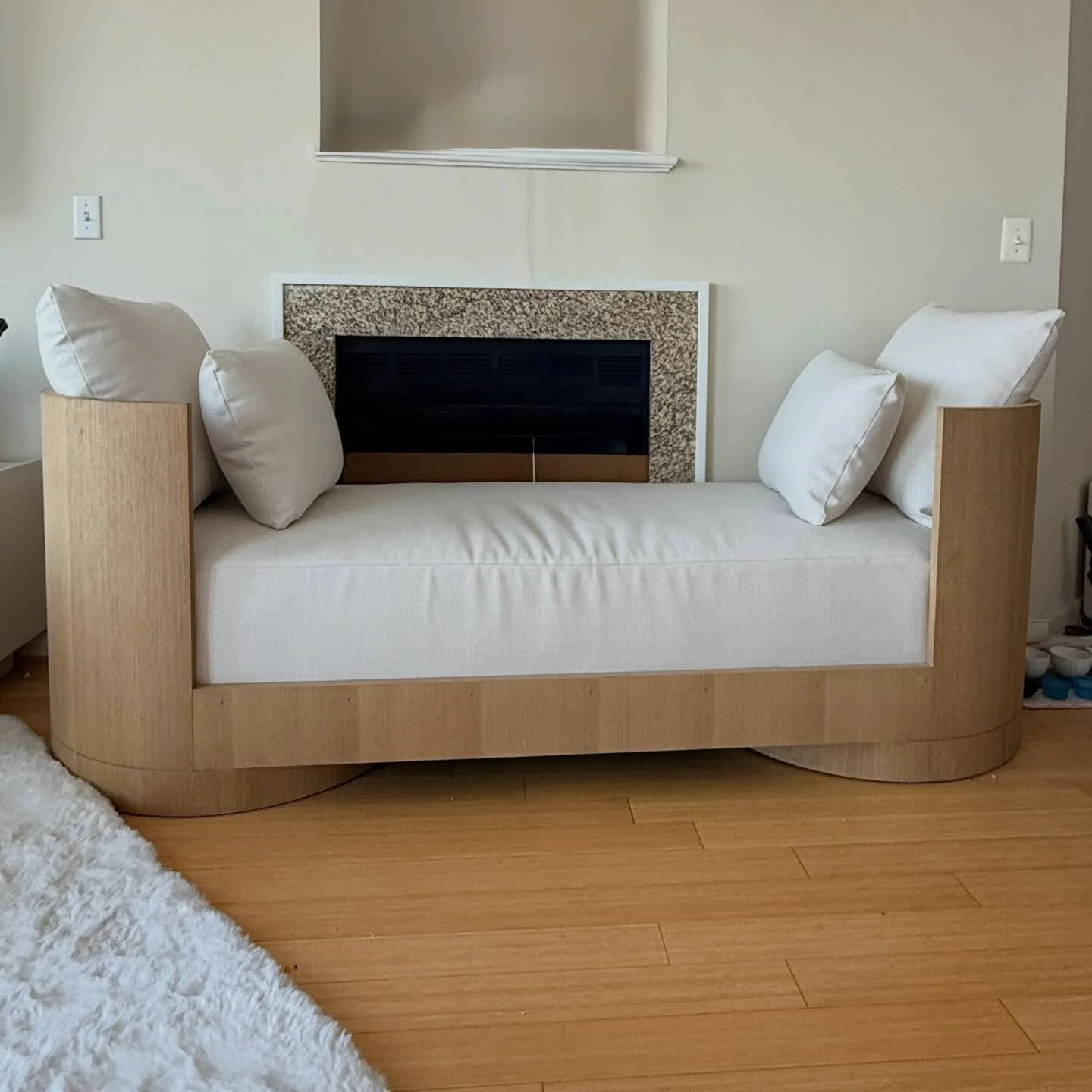 Lounge Around
.
.
.
.
.
#daybed
#rh
#restorationhardware
#moderndaybed