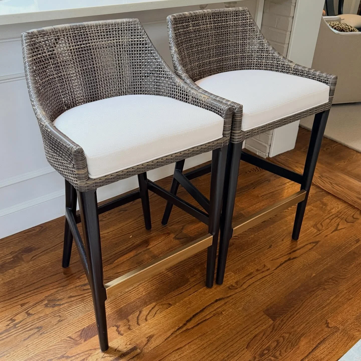 Hot days call for cool stools 😎
🔸 Pair Palecek Vincent Barstools&nbsp;
.
.
.
.
.
#palecekdesign 
#barstools
#palecekstools
#wovenstools