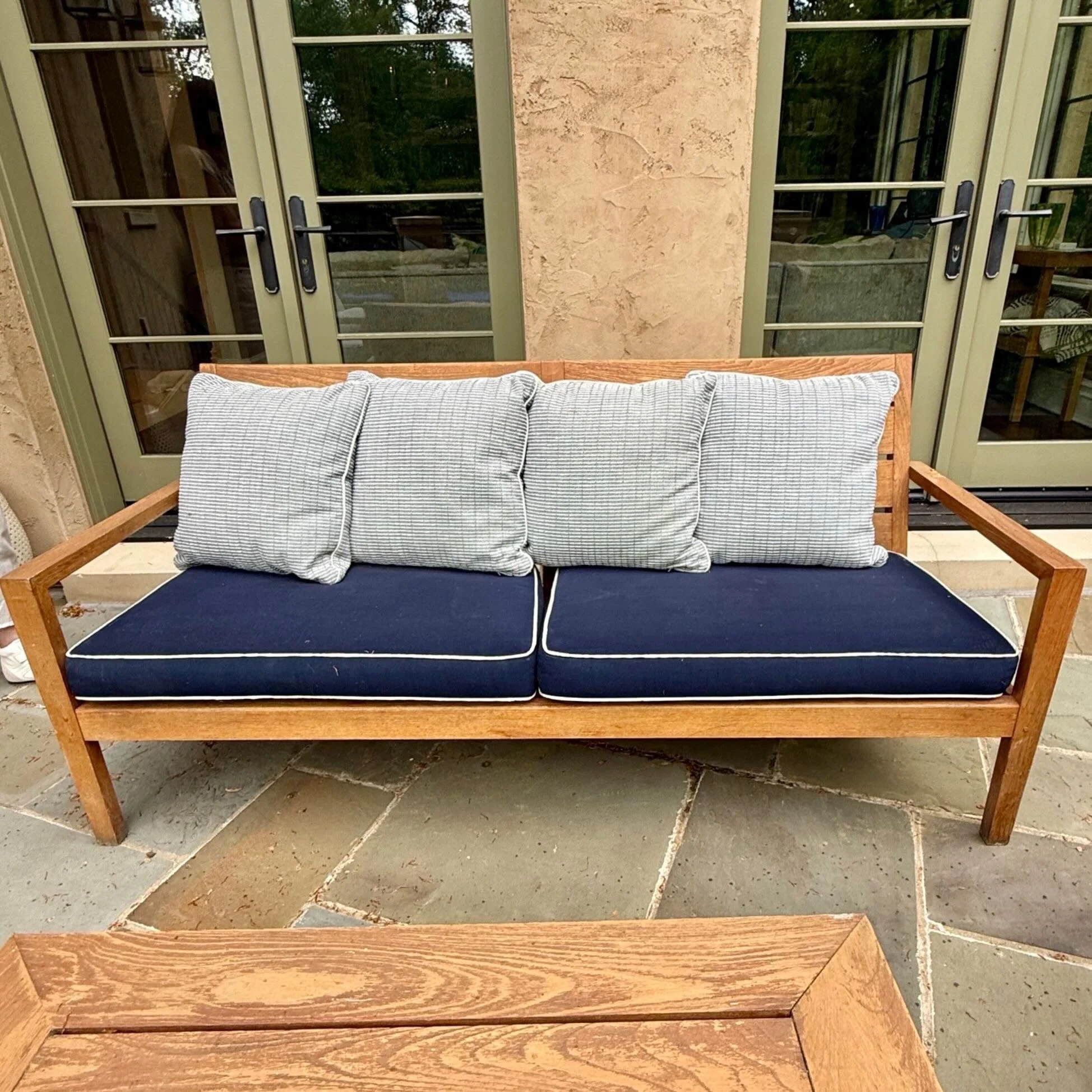 Ahoy there, Cuties
.
.
.
.
.
@crateandbarrel
#teakfurniture
#patioliving
#curatedconsignment
