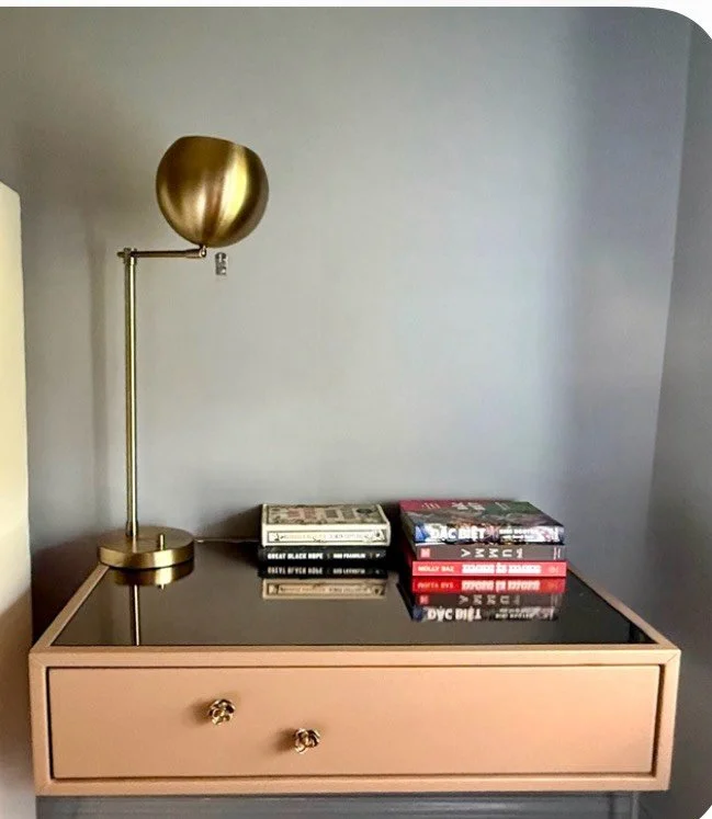 Floating Leather Nightstands (as featured in @AD_Italia!) 🤩
.
.
.
.
.
#floatingnightstands
#leathernightstands
#curatedconsignment