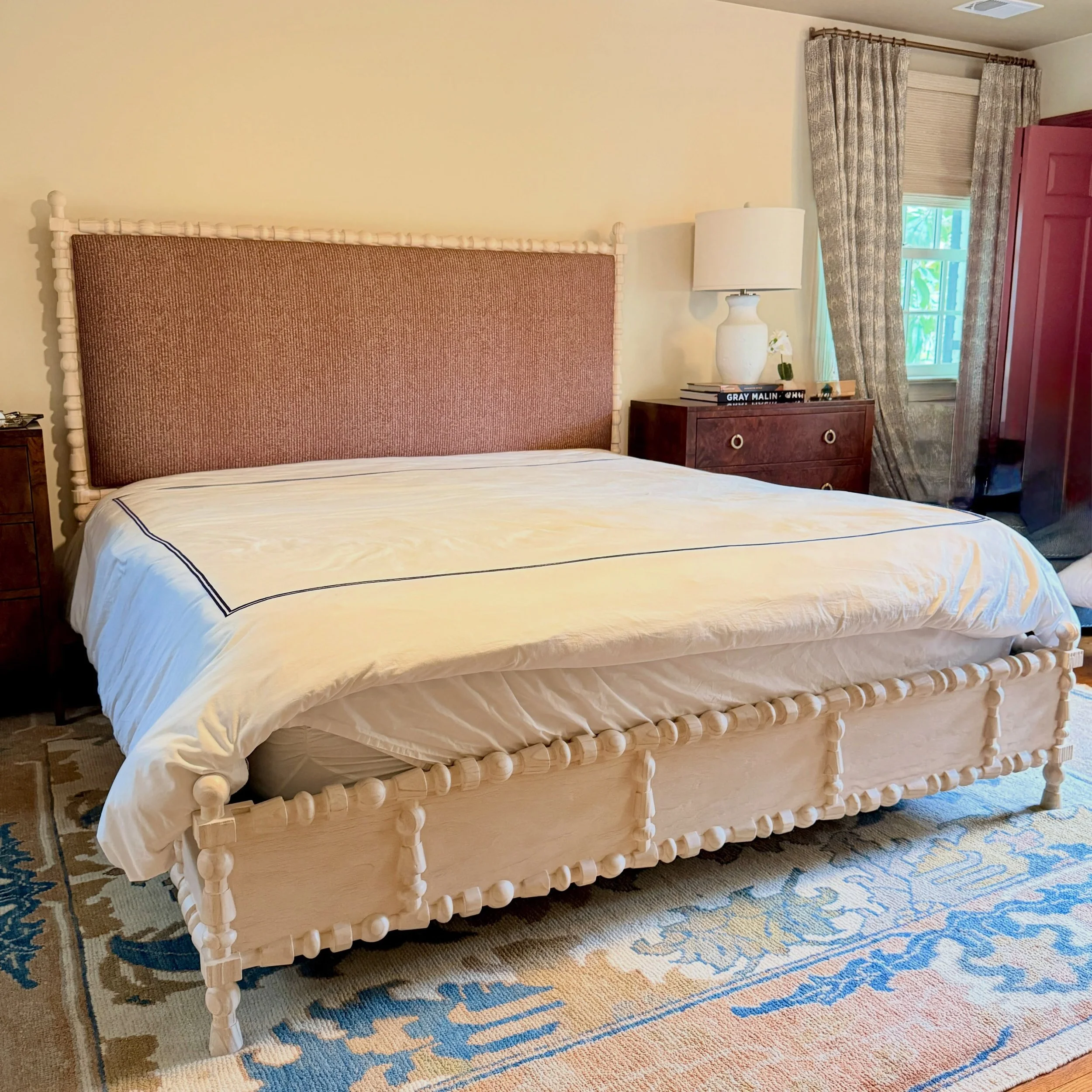 Saturday Sale&mdash;beautiful bedroom pieces in Alexandria.

Enter code SATURDAYSALE for an extra 10% off these pieces 
.
.
.
.
.
mrbrownhome
@modernhistoryfurniture
@madegoods
#luxuryconsignment