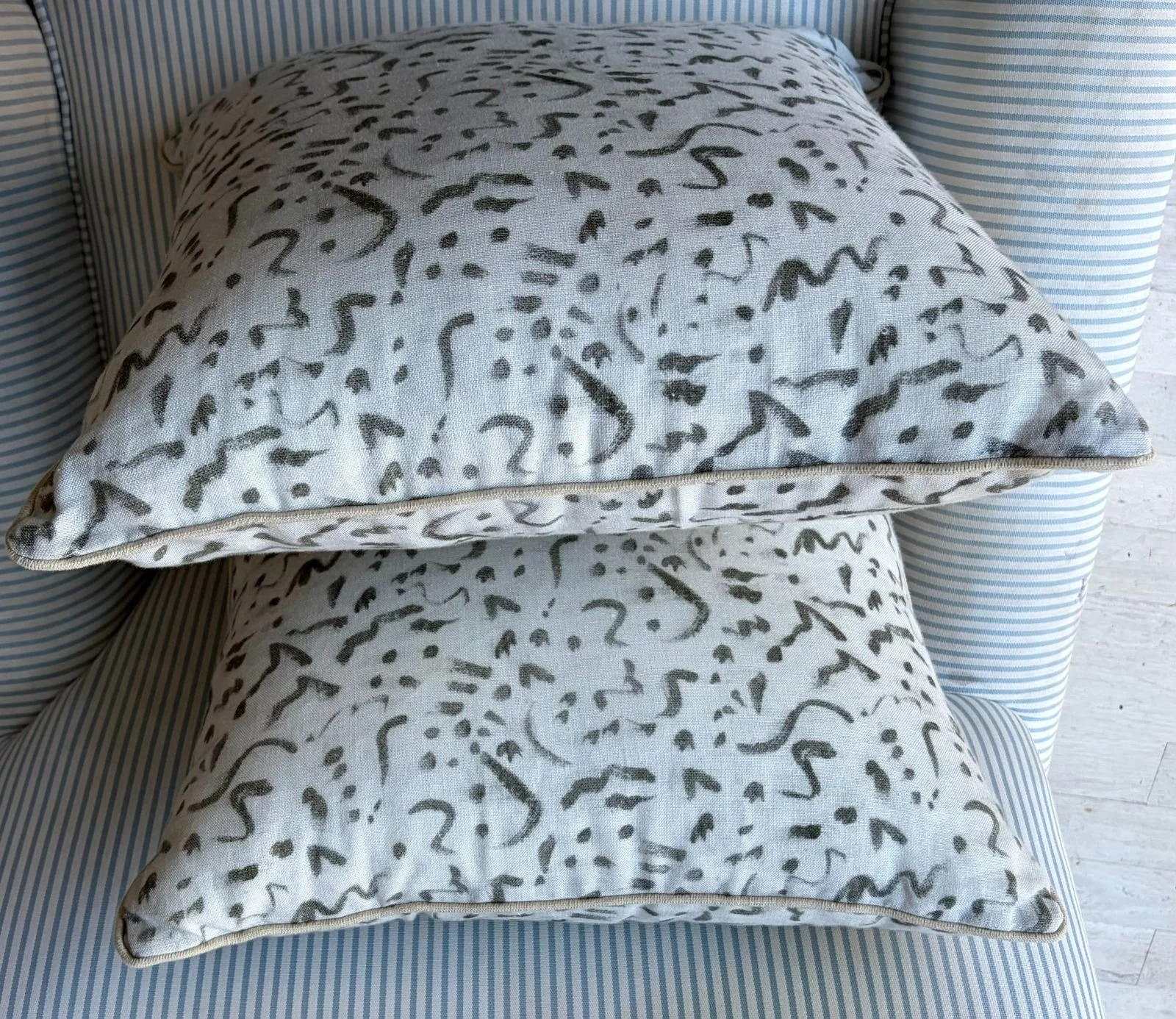 rvaabstractpillowpair4.jpeg