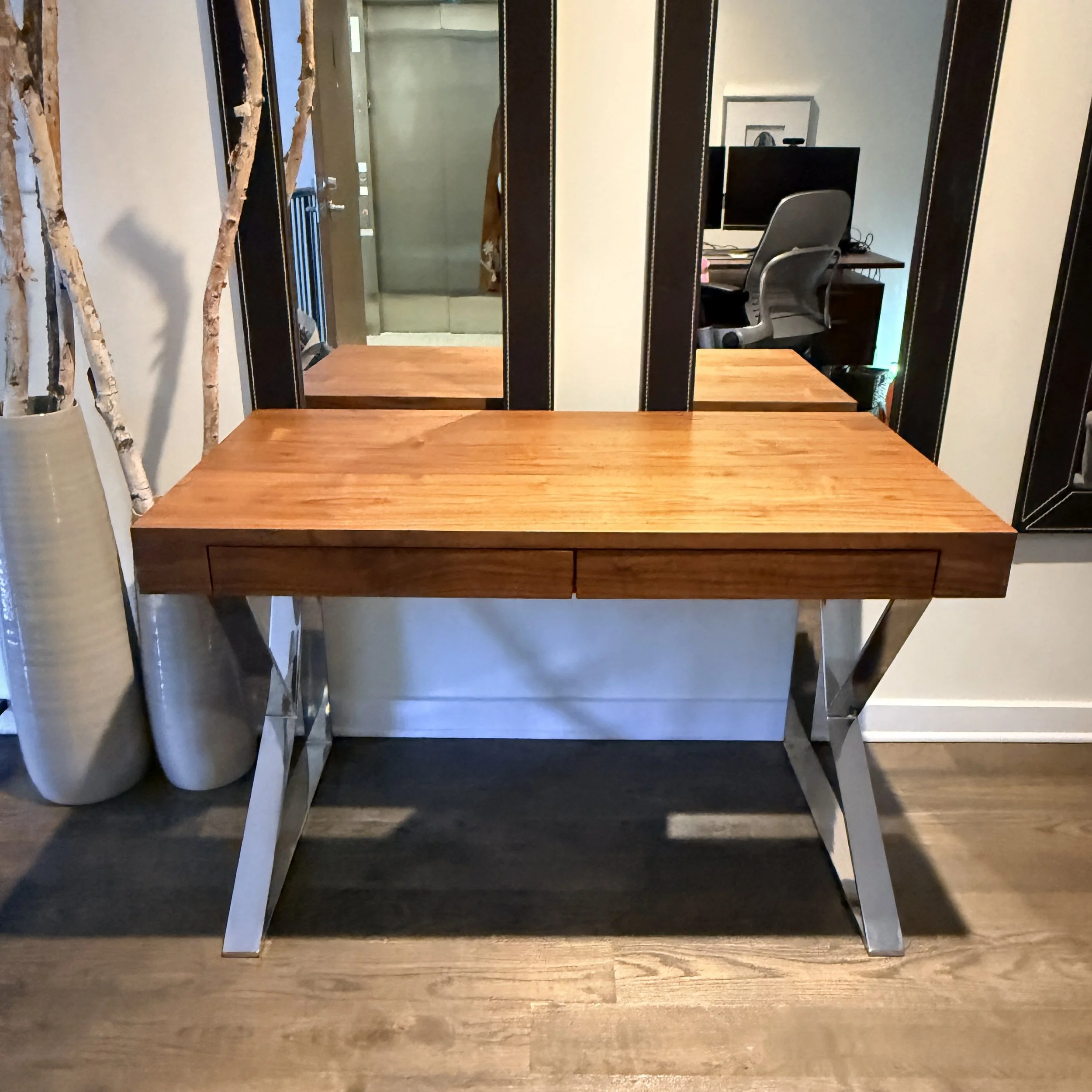 Jonathan Desk by Liveo