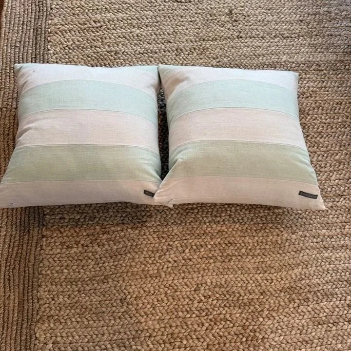 mint+pillow+1.jpg