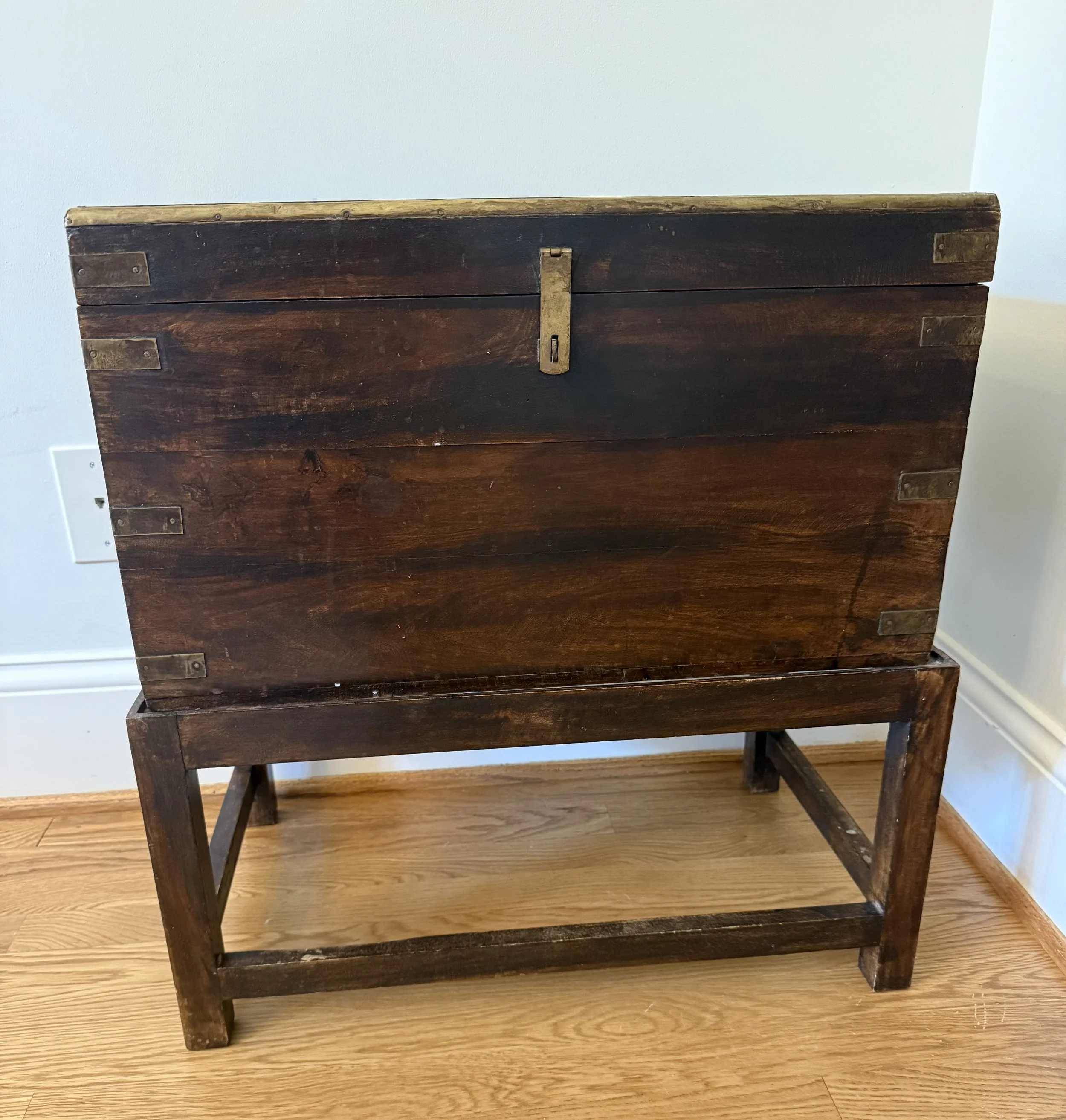 Vintage Box on Stand - NASHVILLE