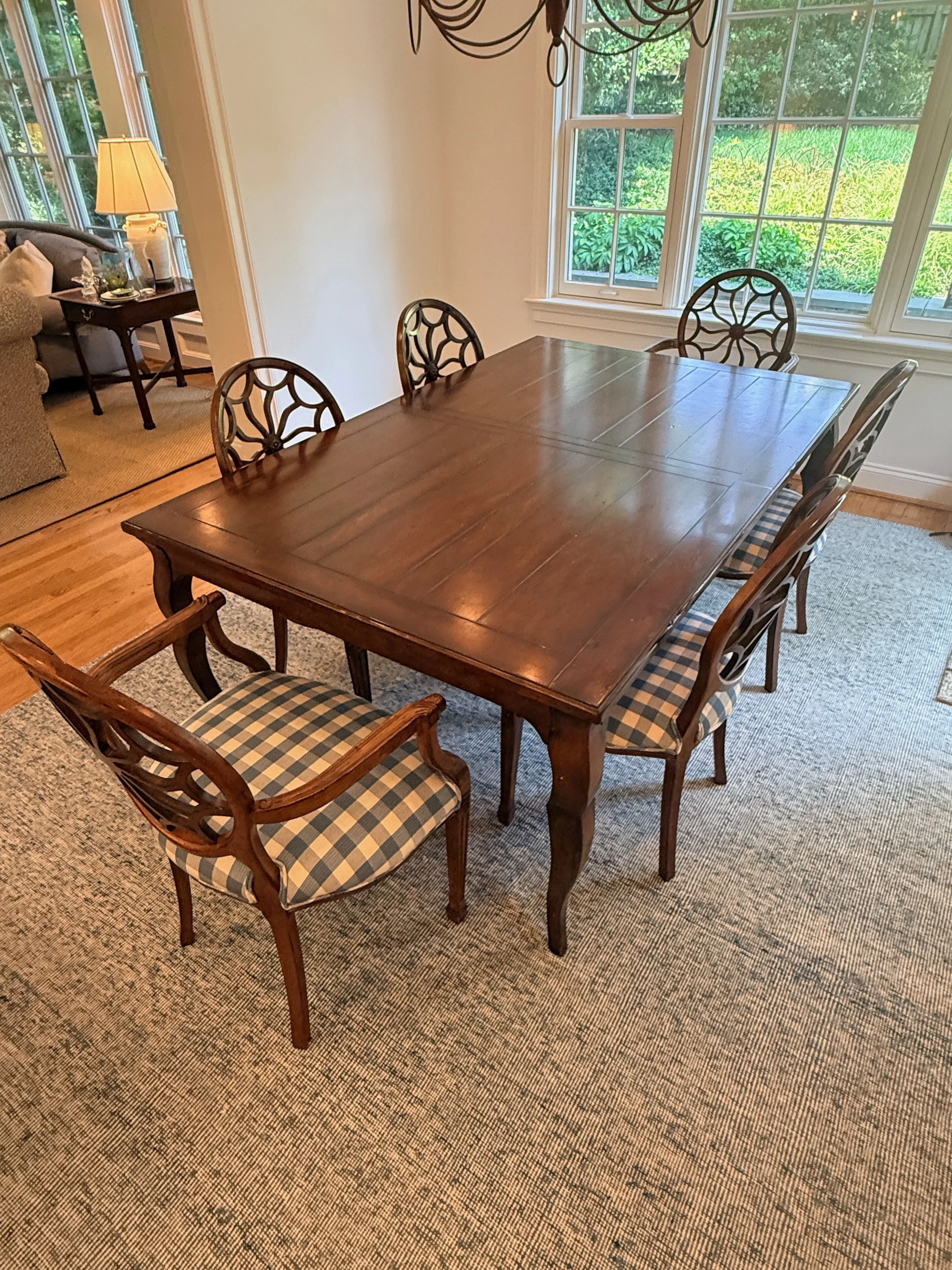 Expandable Kellogg Collection Woodbridge Dining Table 
