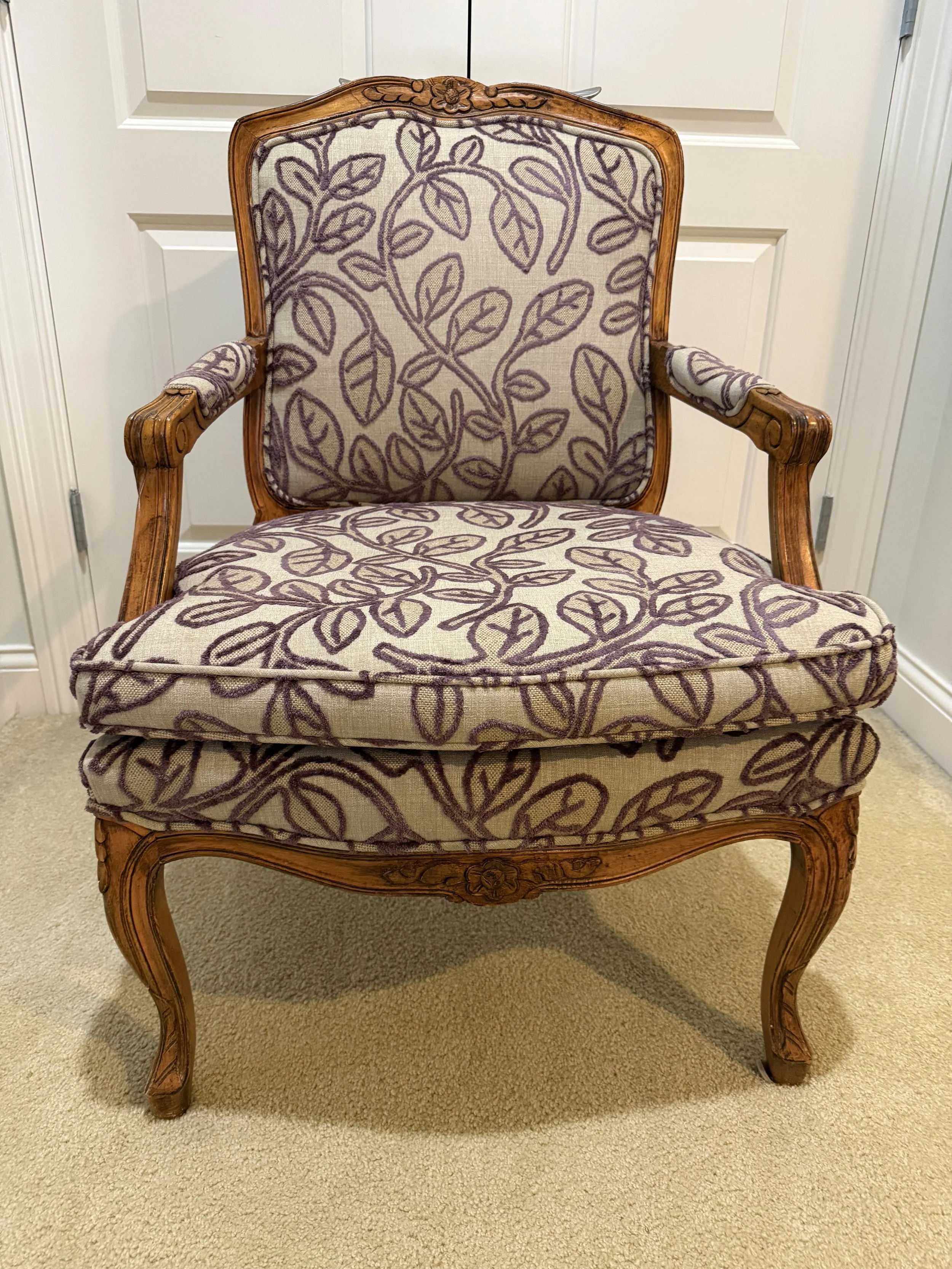 Louis XV-Style Armchair with Plum Embroidered Upholstery - NASHVILLE