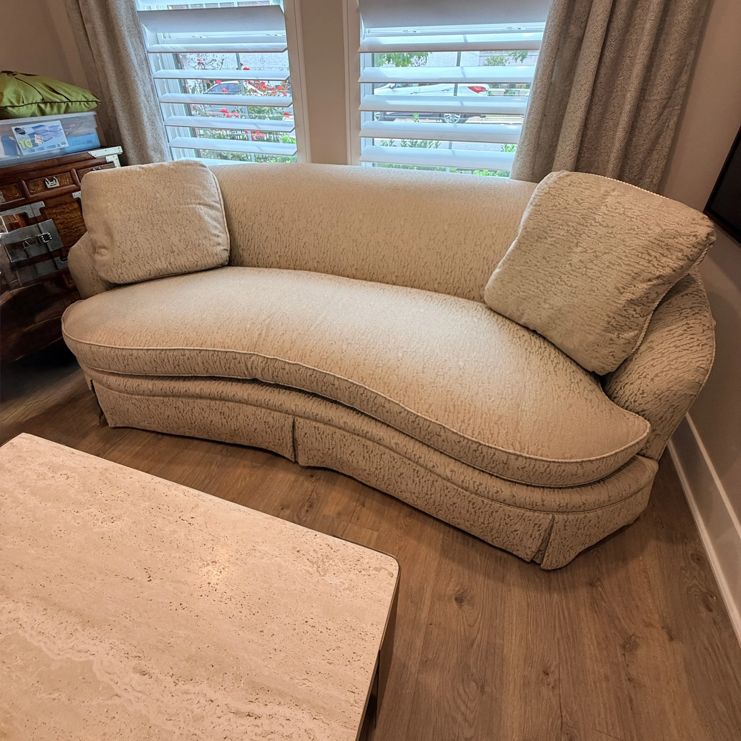 Sanjer Curved Sofa