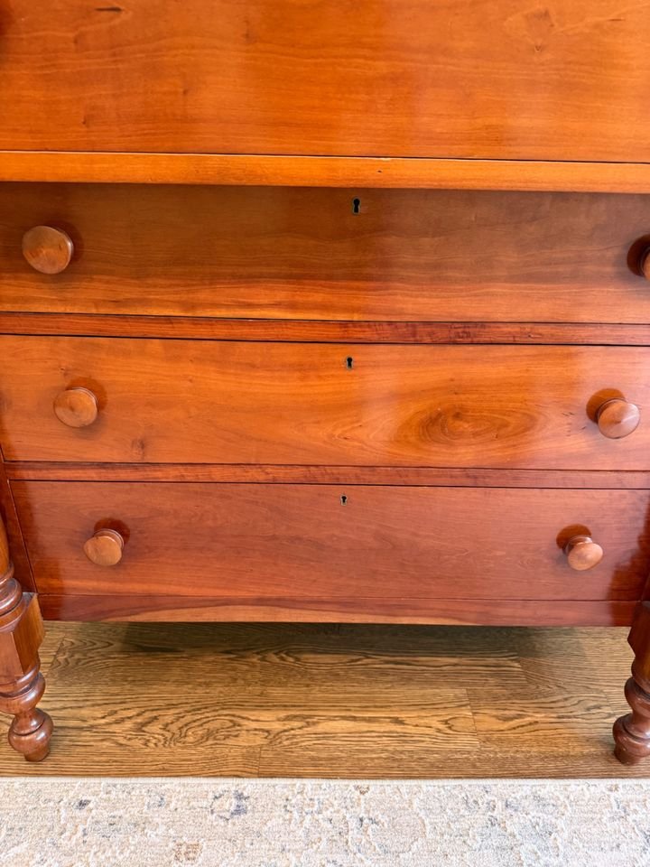 dresser 5.jpeg