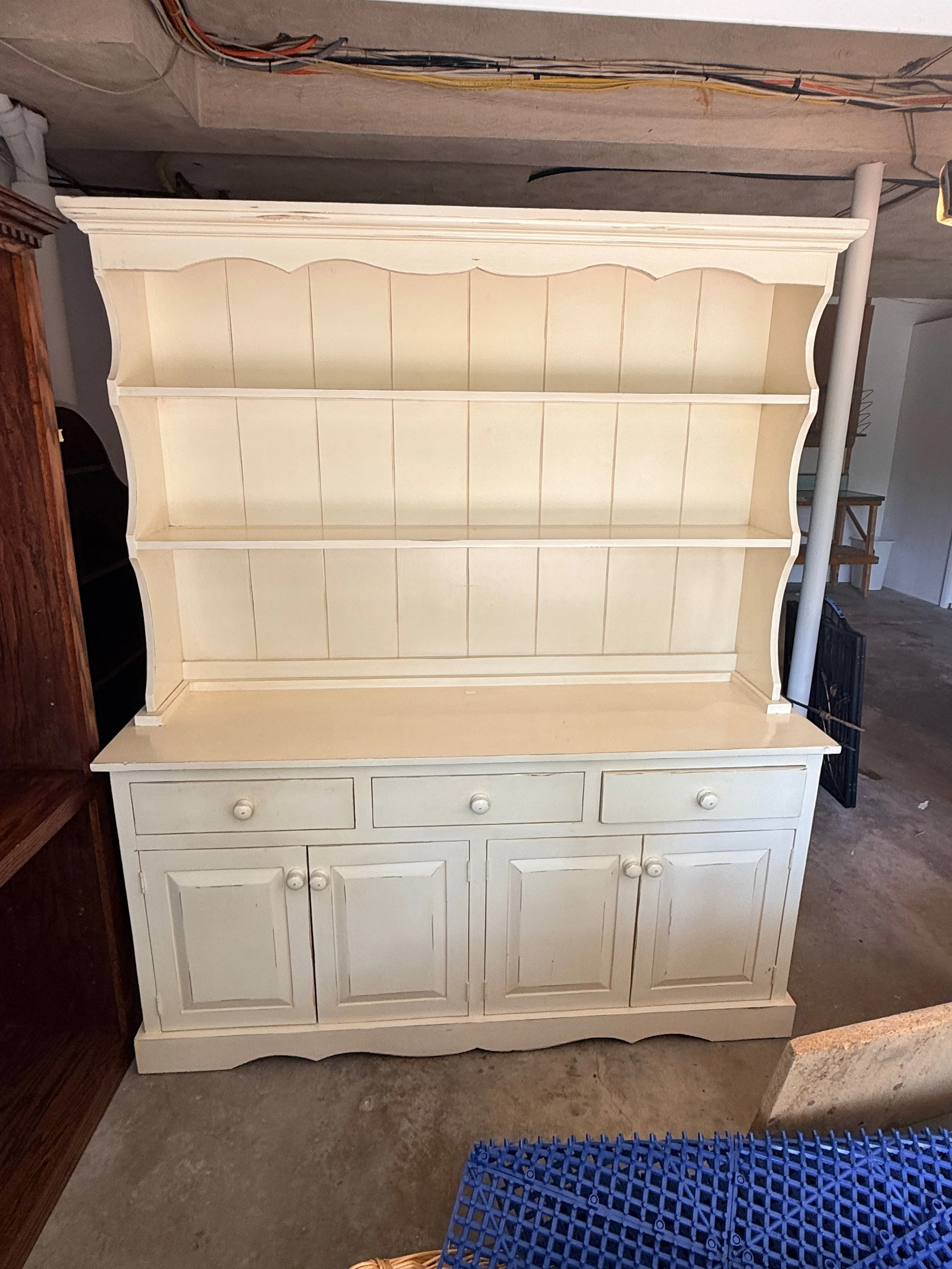Kellogg Collection Sideboard with Hutch