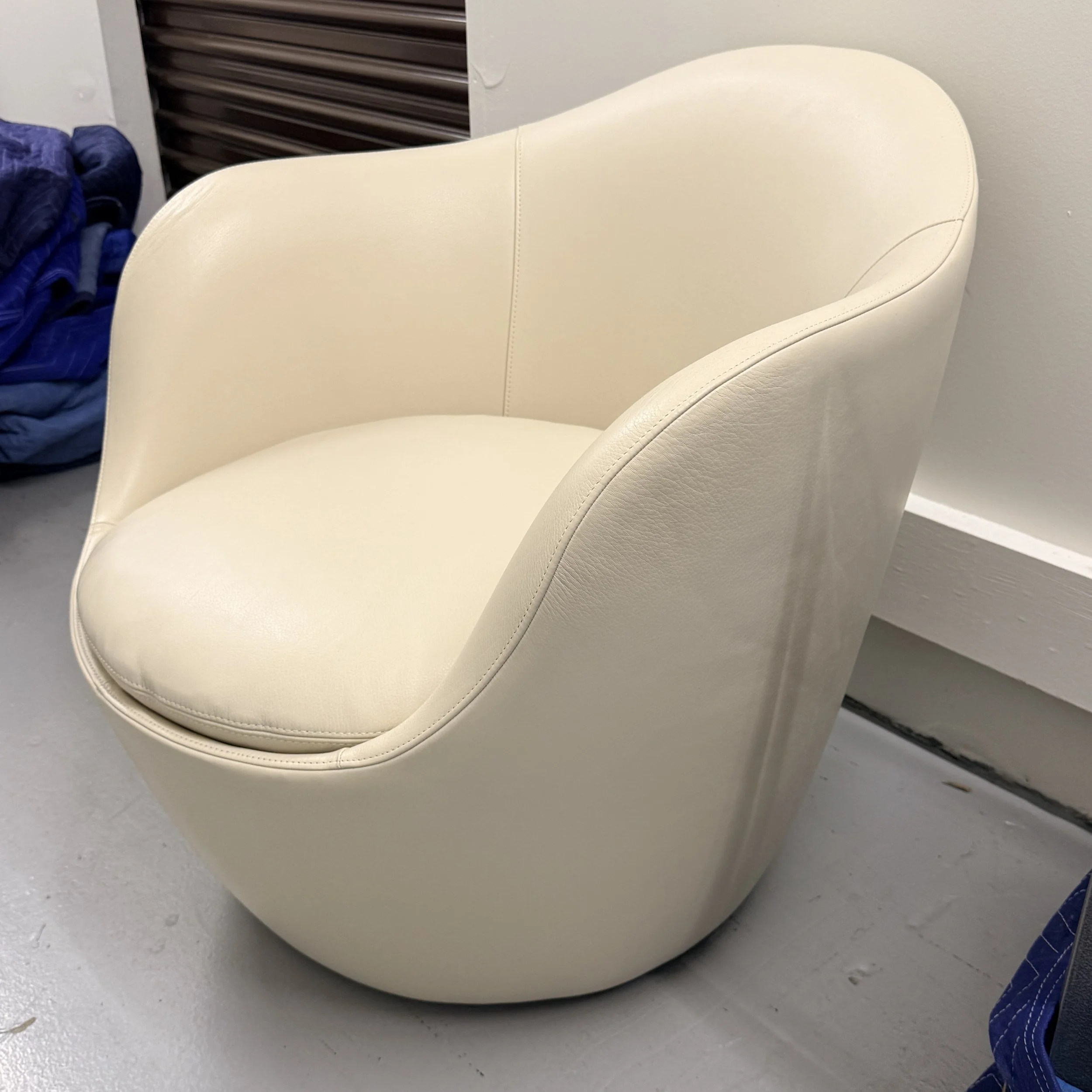 DWR Leather Lína Swivel Chair