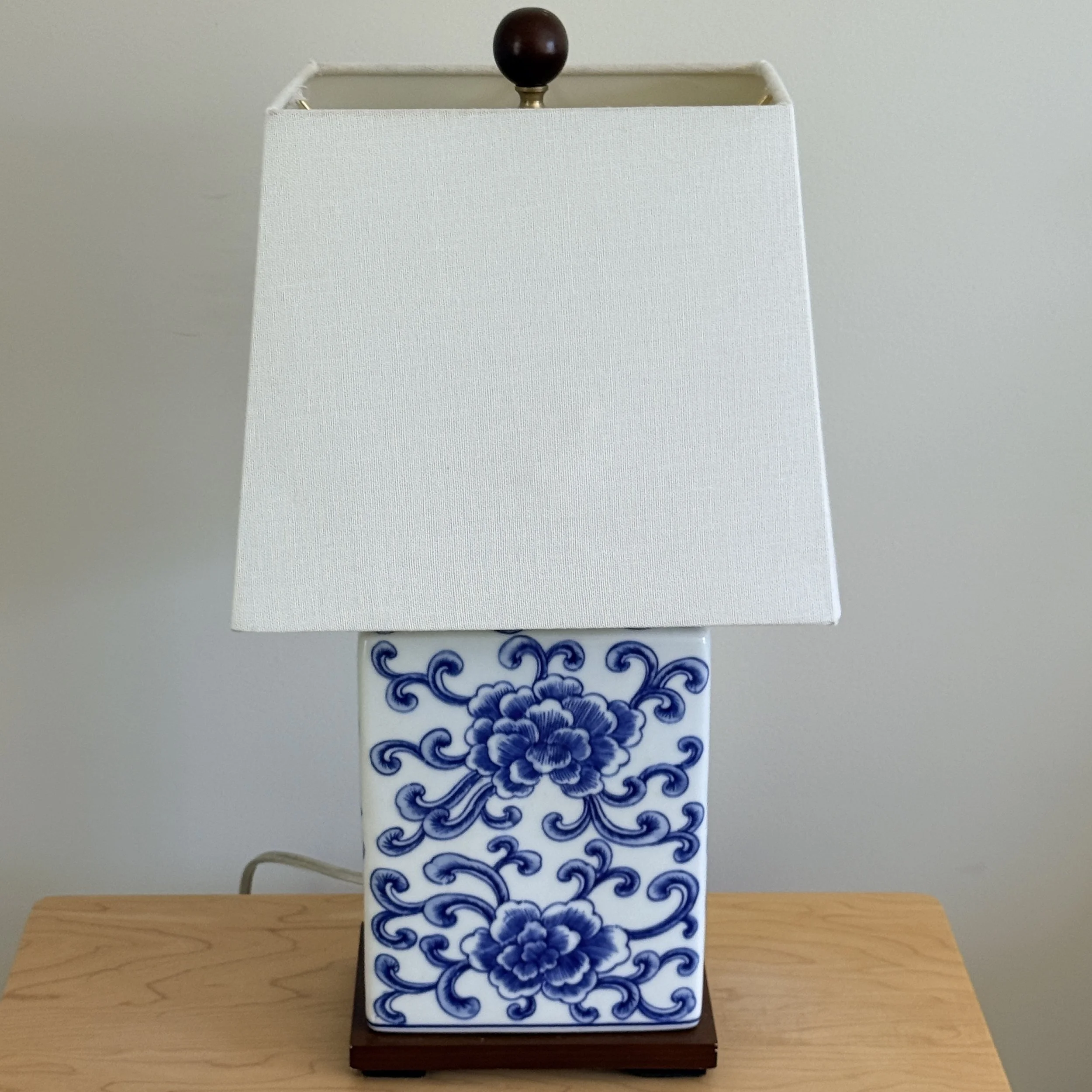 Ralph Lauren Avalon Blue Peony & Vine Porcelain Table Lamp