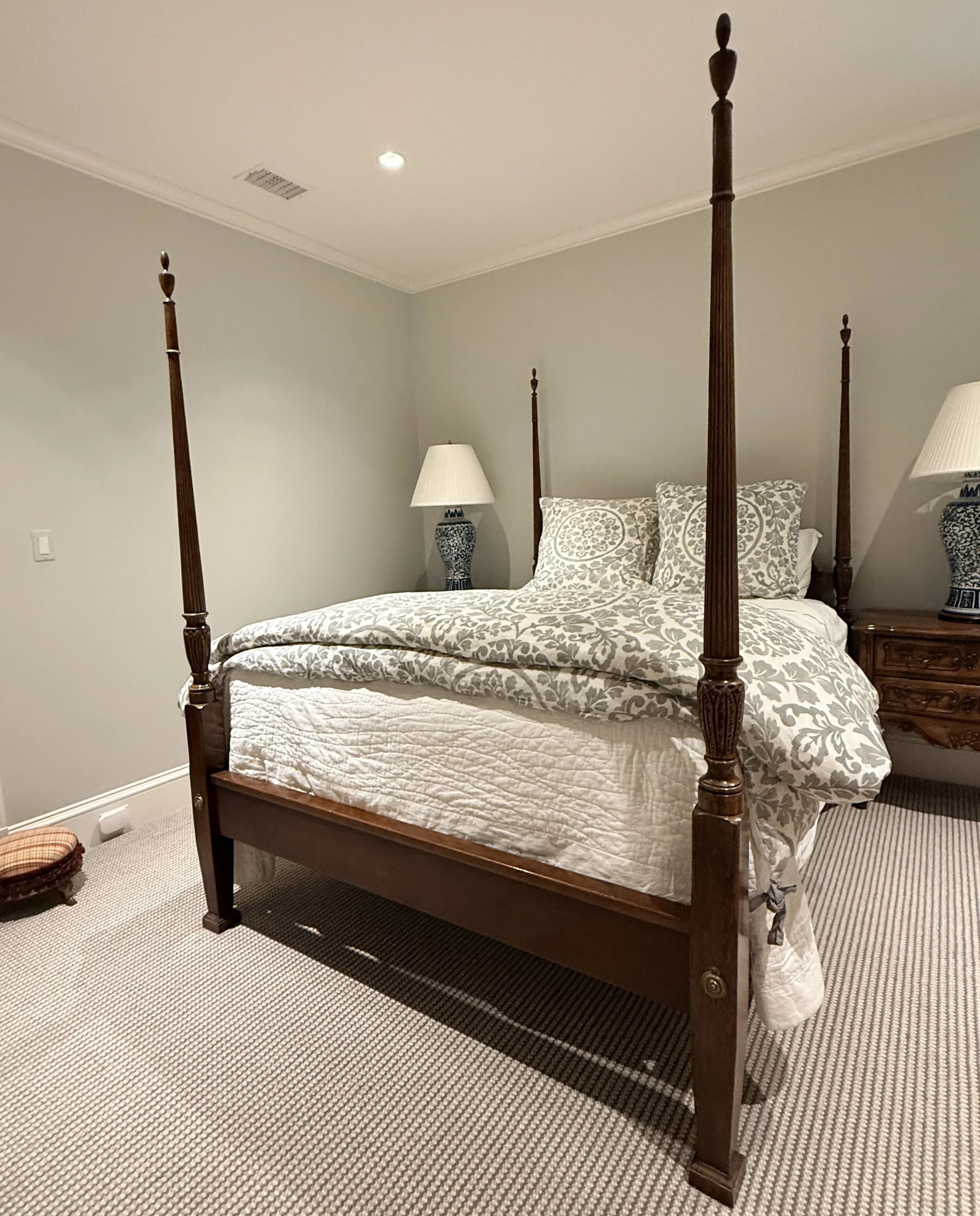 Traditional Four Poster Queen Bed  