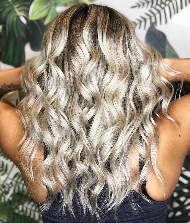 Danielle waited almost a year to finally take her hair to its dream blonde! And just in time for her intimate wedding this weekend! .
.
.
#dreamblonde #joicoblondelife #joico #olaplex #reddingca #thisisredding #reddinghair #reddinghairstylist #reddin