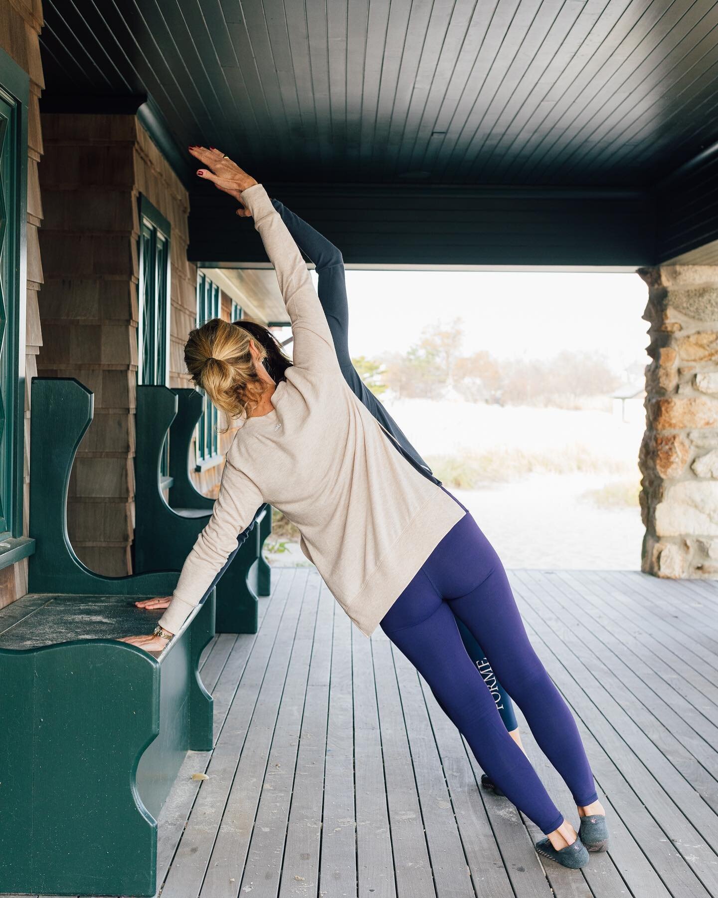 Three things you can do today nourish your mind, body, &amp; soul: 
1️⃣ Listen to a new podcast or music 
2️⃣ Mindful movement (even a little counts!)
3️⃣ Spend uninterrupted time with a loved one
.
.
.
#formebarre #formebarrefitness #barrefitness #b