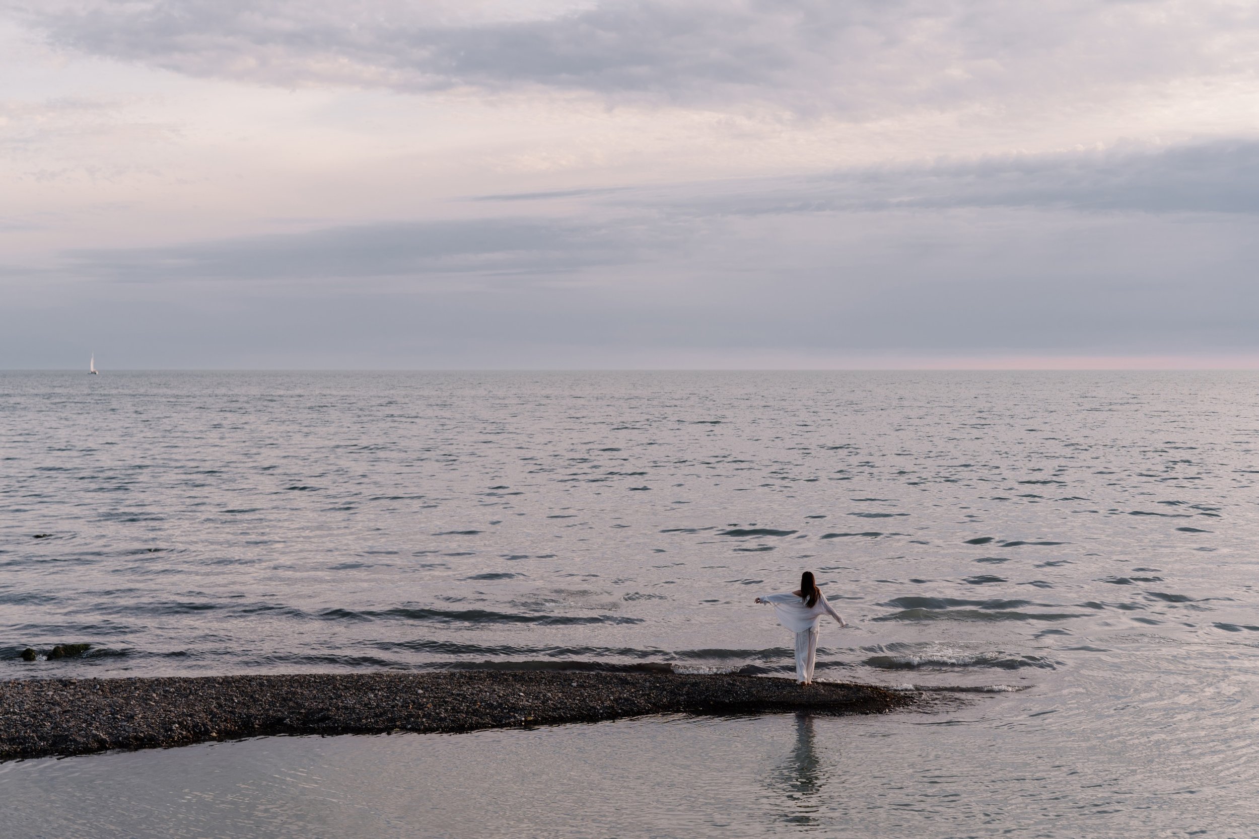 How to Romanticize Your Life Without Spending Money: Simple Daily Practices for Finding Beauty in the Ordinary