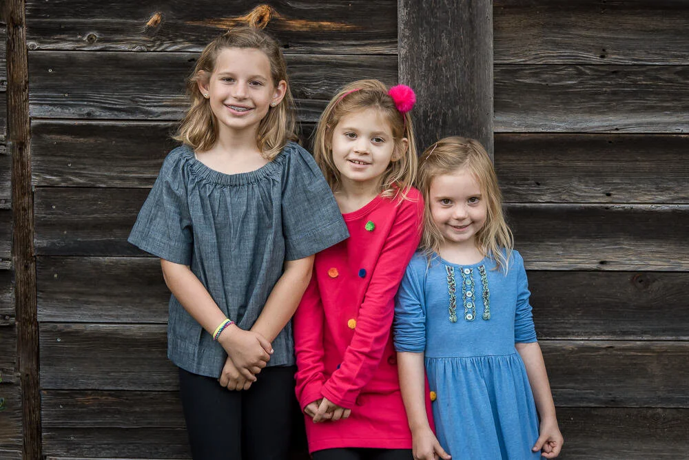 three-girls-catch-a-spark-child-photography-terri-burke.jpg