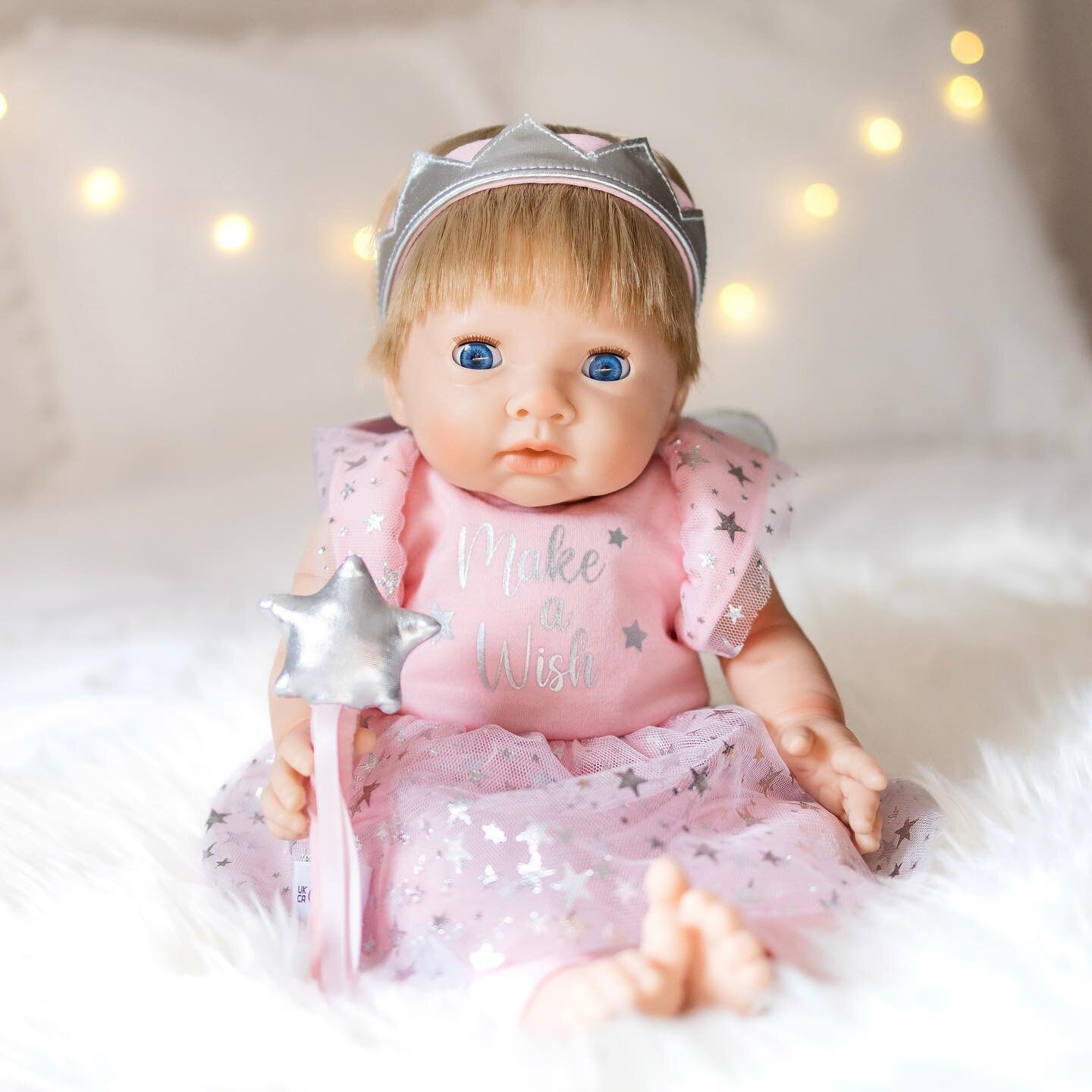 Time to spread a bit of magic and dress your little Tiny Treasures baby doll in this adorable Make A Wish Fairy Outfit for some magical role play fun!

Shop the Tiny Treasures Christmas collection now at Argos ✨

#tinytreasures #dolls #doll #dollstag