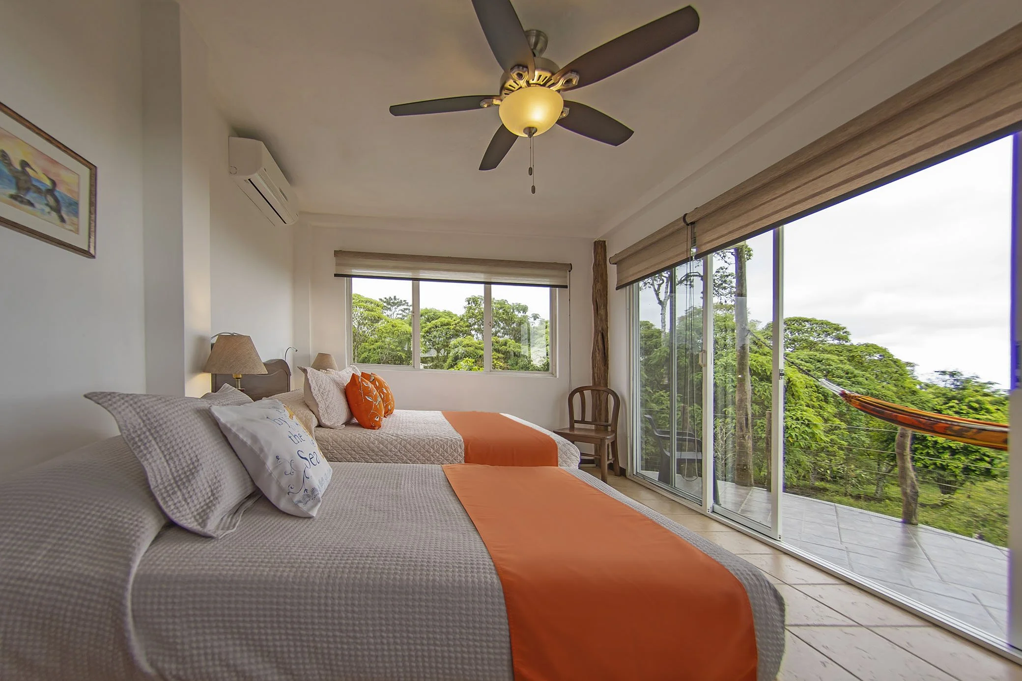 galapagos room 23.jpg