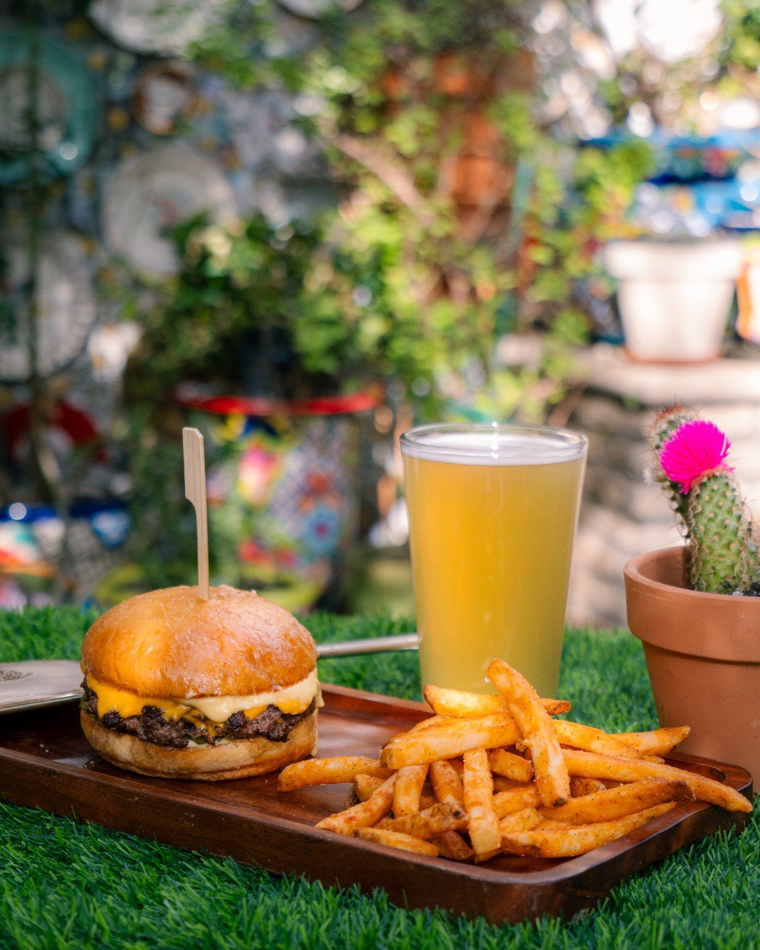 Join us at Park on Fremont for Happy Hour and enjoy $5 drafts and discounted bites. 

🍺 Mon-Thu from 5&ndash;7PM
🍔 Fri-Sun from 4&ndash;6PM

📍Park on Fremont | Downtown Las Vegas