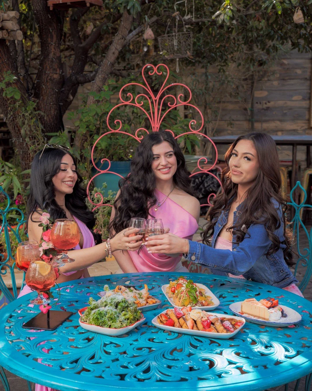 It&rsquo;s finally the weekend &mdash;time to pop some ros&eacute; 🍾🌸

Celebrate Ros&eacute; All Day with $25 bottomless ros&eacute; and mimosas every Saturday from 11 AM&ndash;3 PM.

Cheers to weekend plans done right 🥂