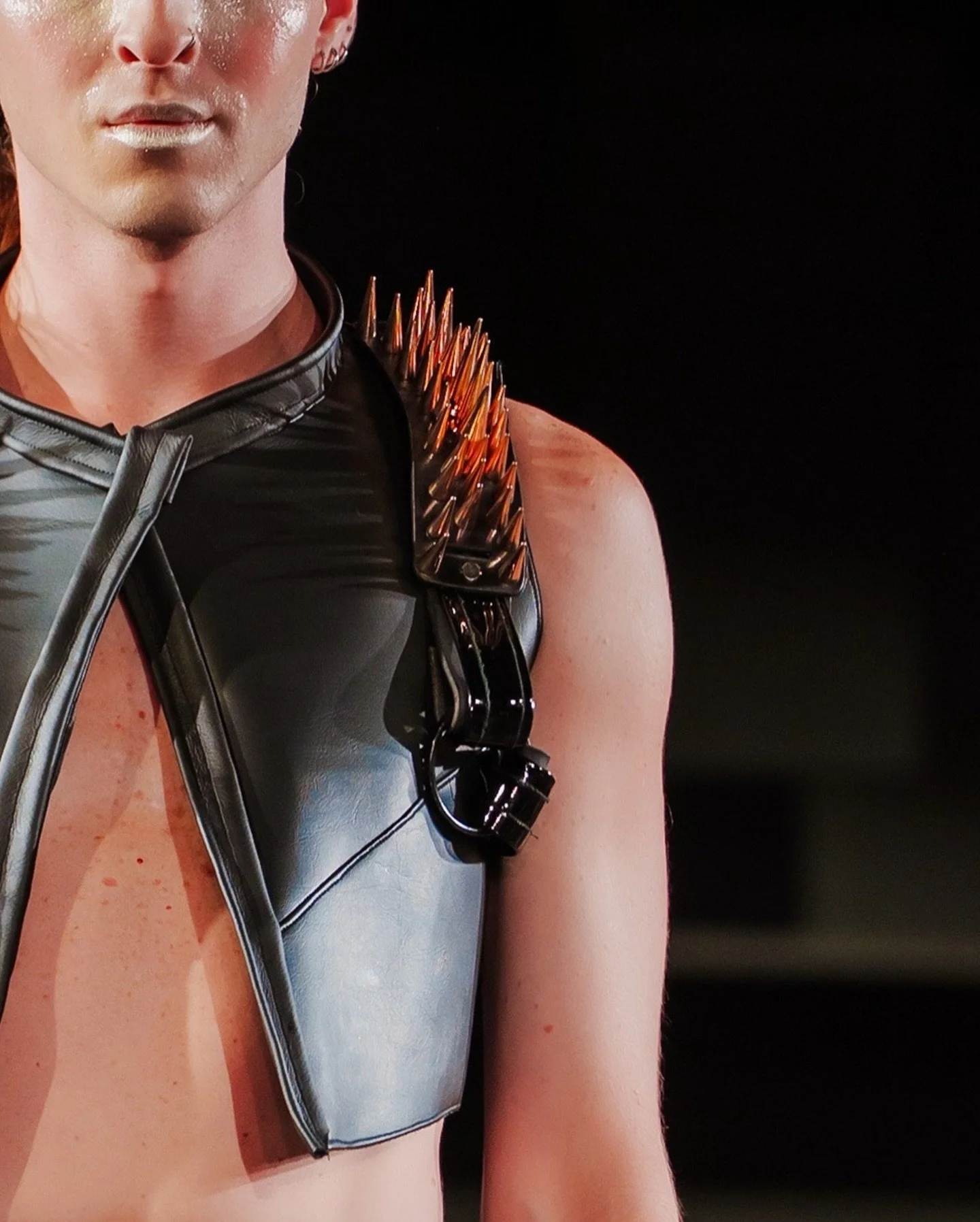 Alec Sutherland by @runway7fashion for @thetannernyc ✨