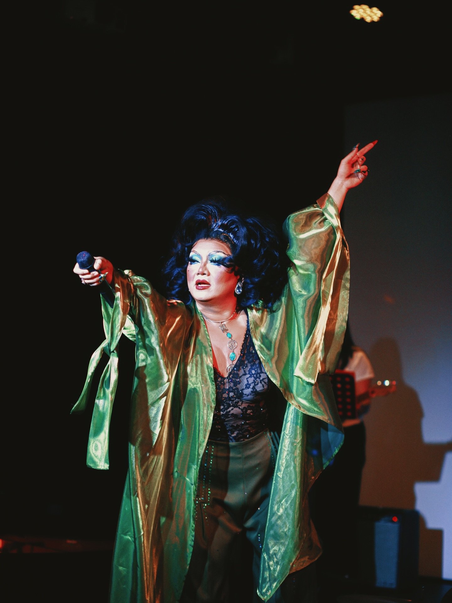 Glitter brows, forever &bull; some shots of @emigrate_drag&rsquo;s 11th Anniversary show at @bk_arthaus ✨