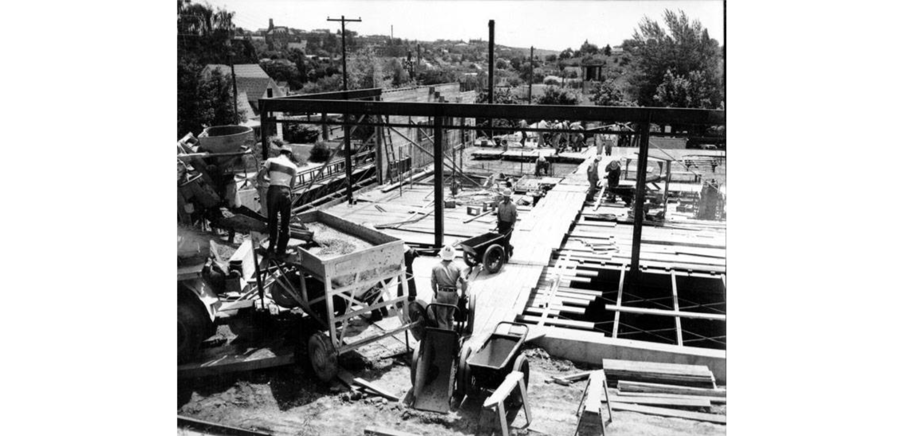 Construction of the 1954 wing of PHS