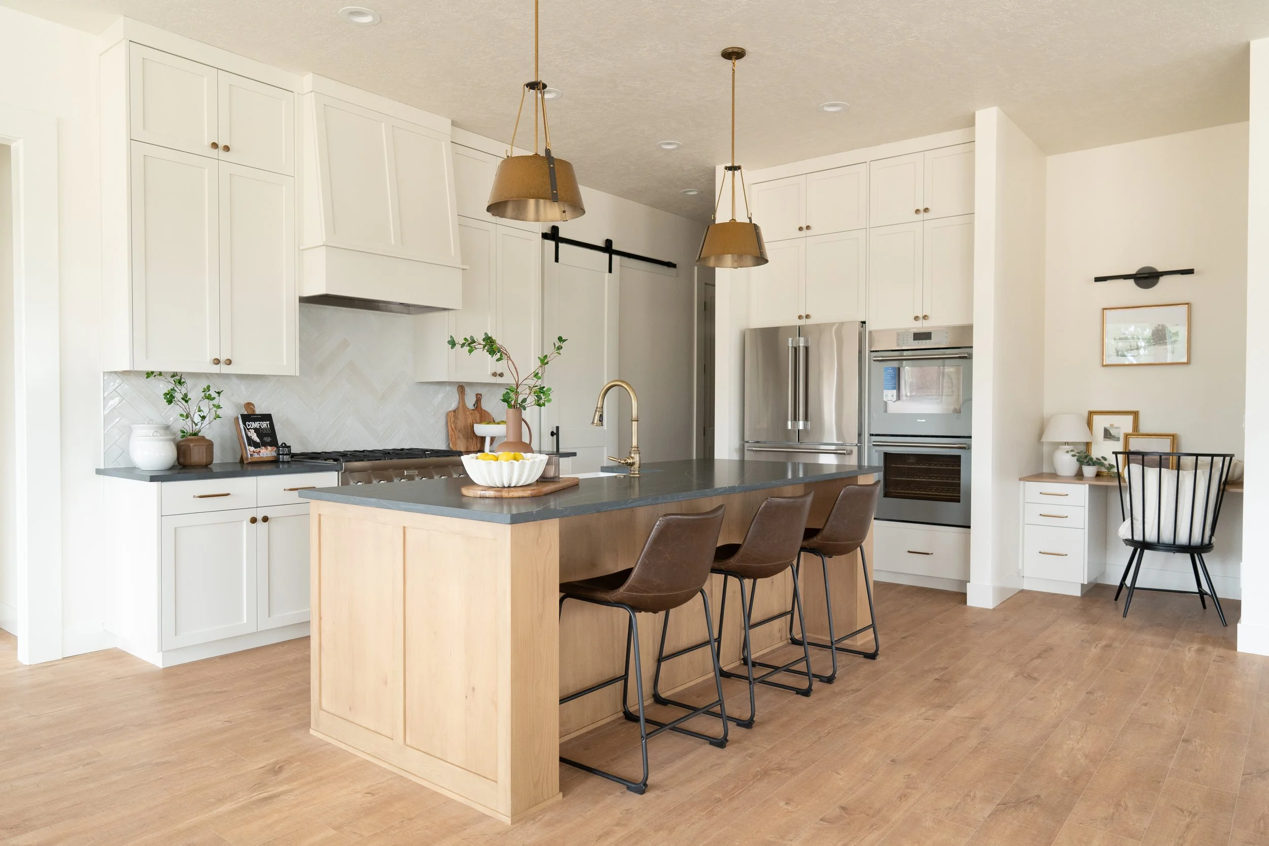 TAYLI 3_2 - kitchen.jpg