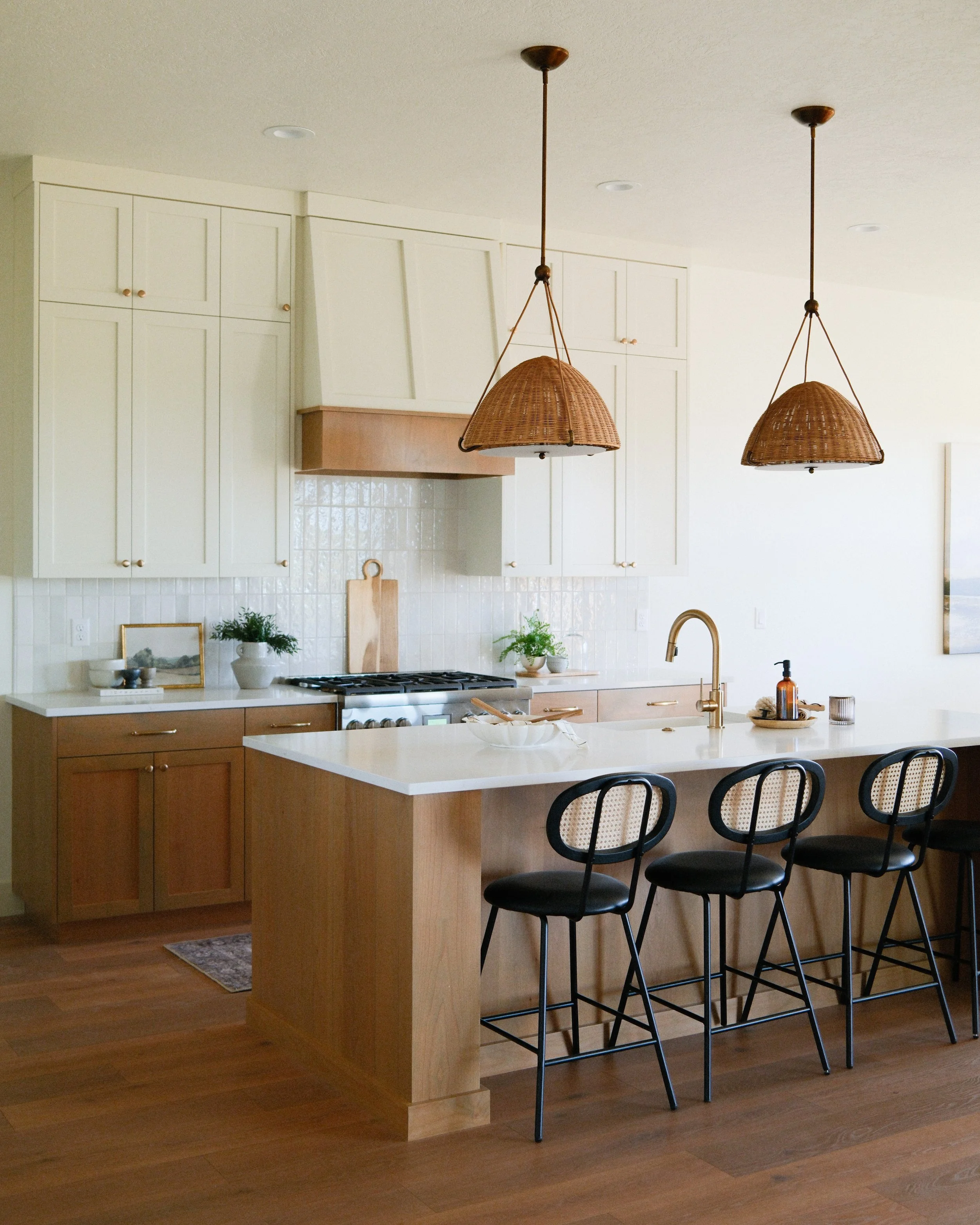 ANNA 4_3 - kitchen zoomed out.jpg