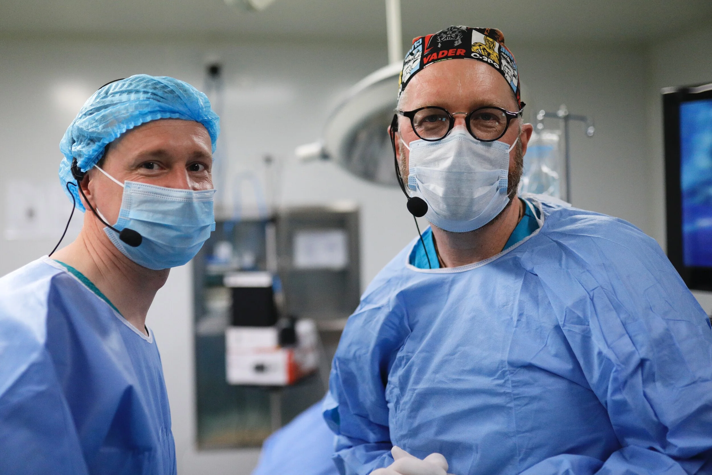 Prof Nicolas Bourdel (France) and Dr Michael Wynn-WIlliams, demonstrating Total Laparoscopic Hysterectomy at 2019 MAMA Conference, Ulaanbaatar, Mongolia .