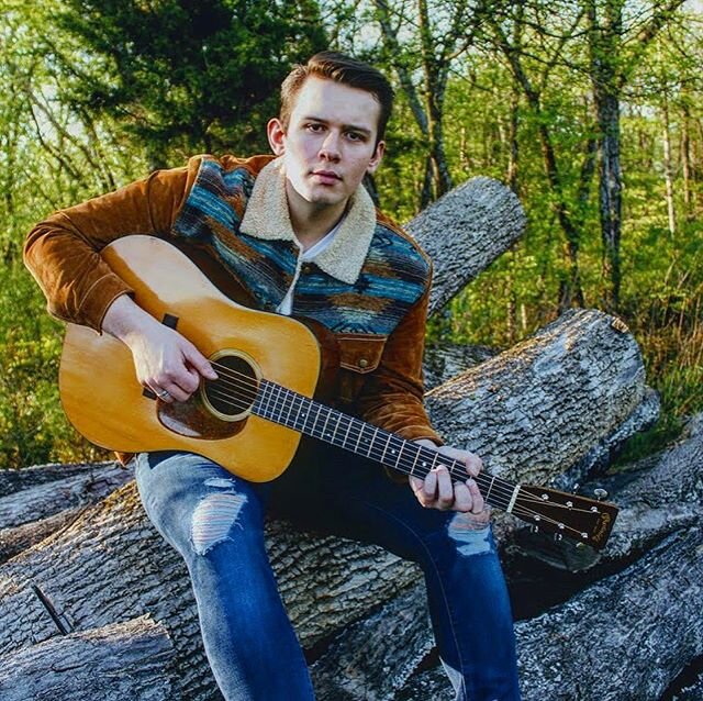 Some exciting stuff happening! Here are some shots from my photo shoot yesterday! Website? Album? Who knows?! 📸:@thejasonelkins 
#natural #nature #guitar #music #countrymusic #scully