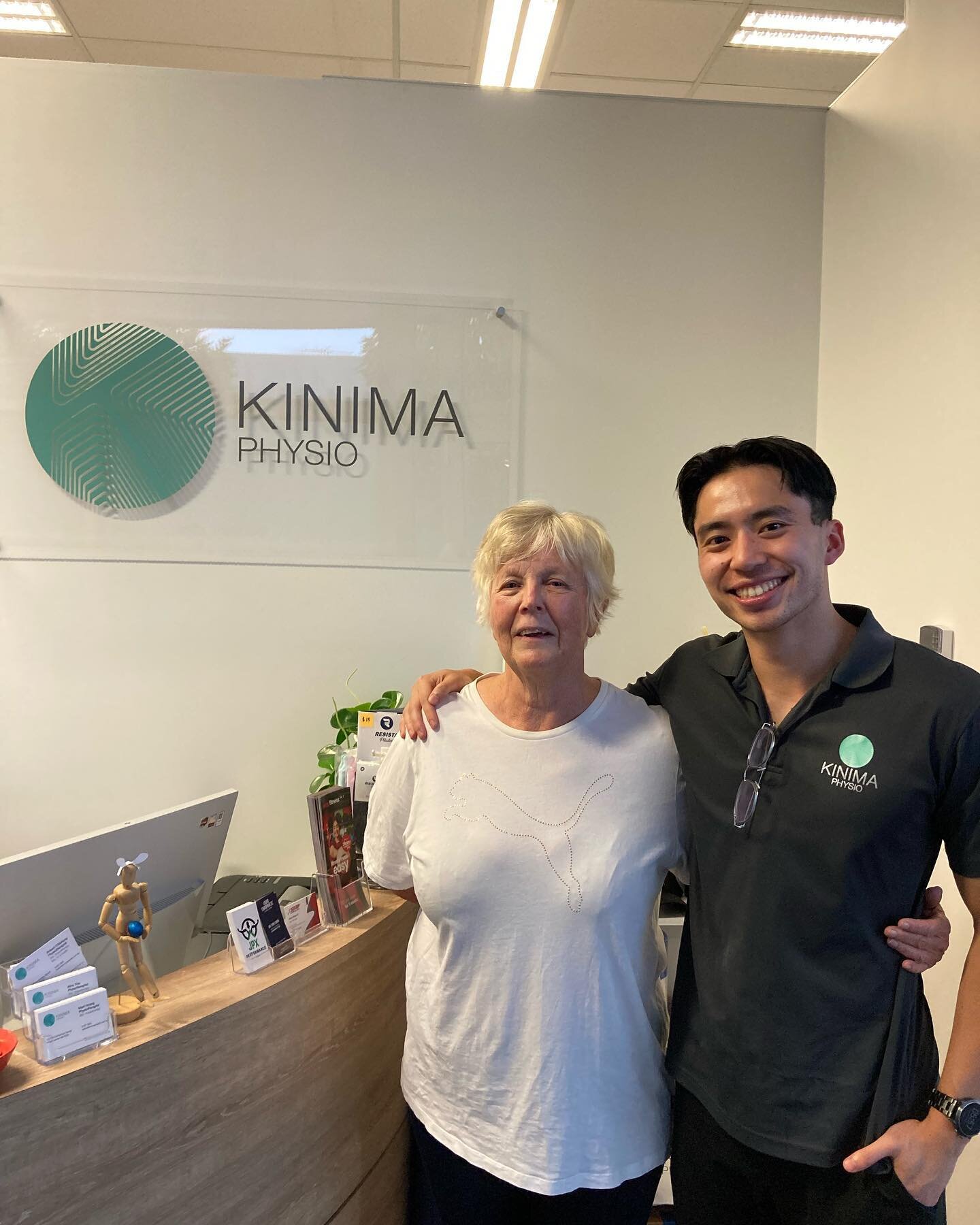 𝐌𝐞𝐞𝐭 𝐊𝐢𝐦!
Kim comes in once a week for our exercises classes that involves gym and pilates training. She brings in lots of positive energy and laughs to each session (most jokes are made at Marks expense 😂).

One of her goals was to do a sing