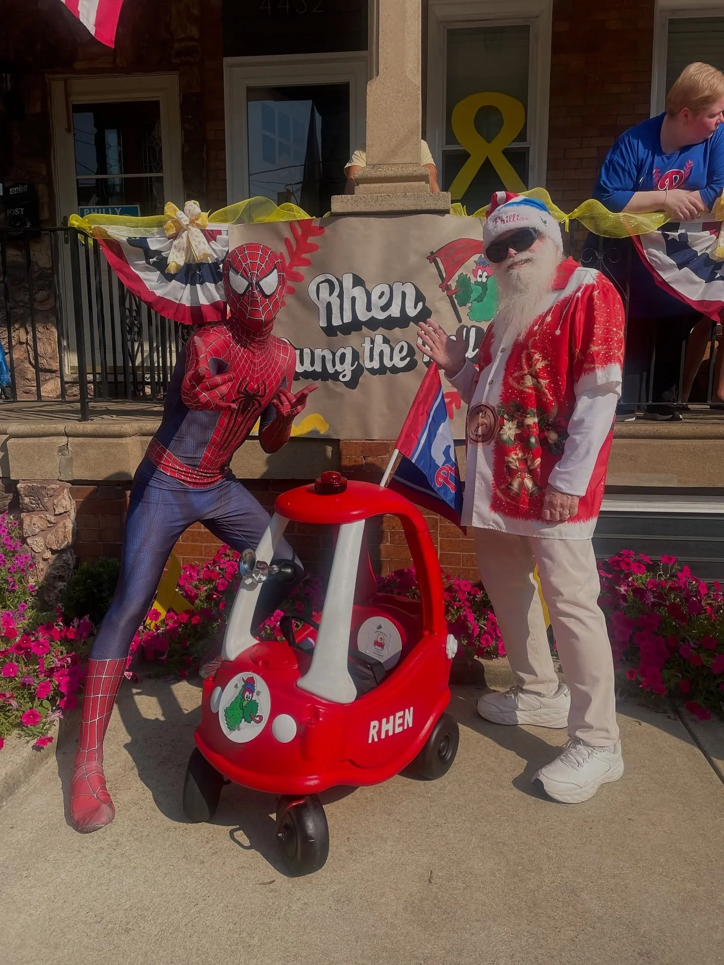 We&rsquo;re here for Rhen who rung the bell! 🔔⚾️🏆

We delivered his custom @phillies car from PopPop&rsquo;s Kustom Kars

Thanks you so much to everyone who played a part in making this morning so amazing! 

 @aquastringband 

Catch us on 
@6abcact