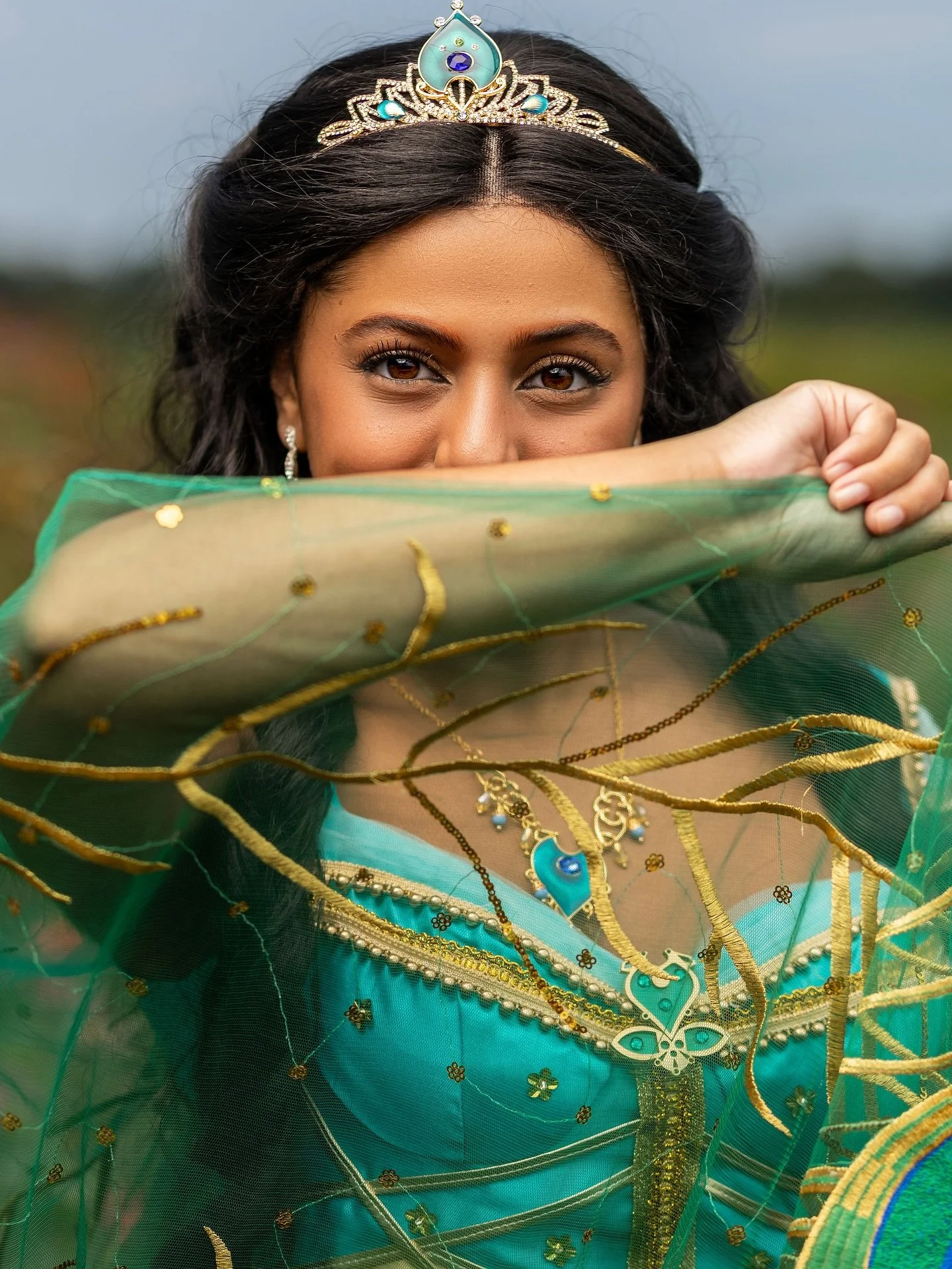 Are you ready for a magic carpet ride? This princess is flying around to make all your birthday wishes come true 💙