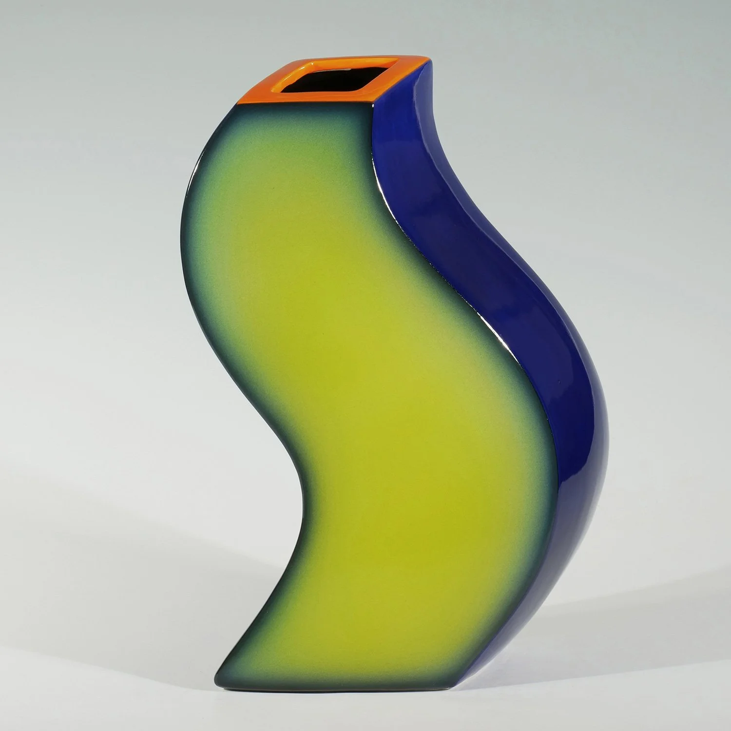 S-Vase---Green-1.jpg