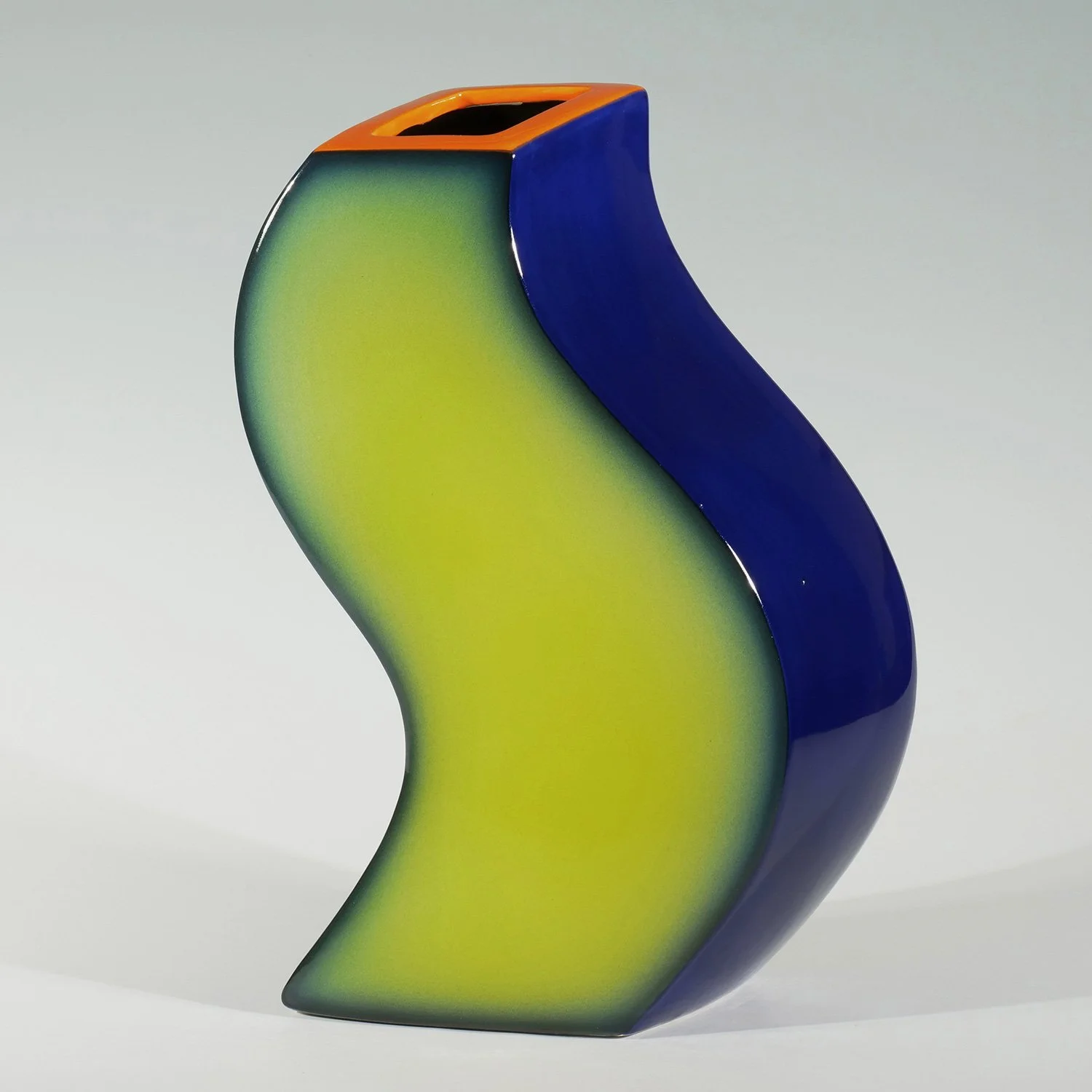 S-Vase---Green-2.jpg