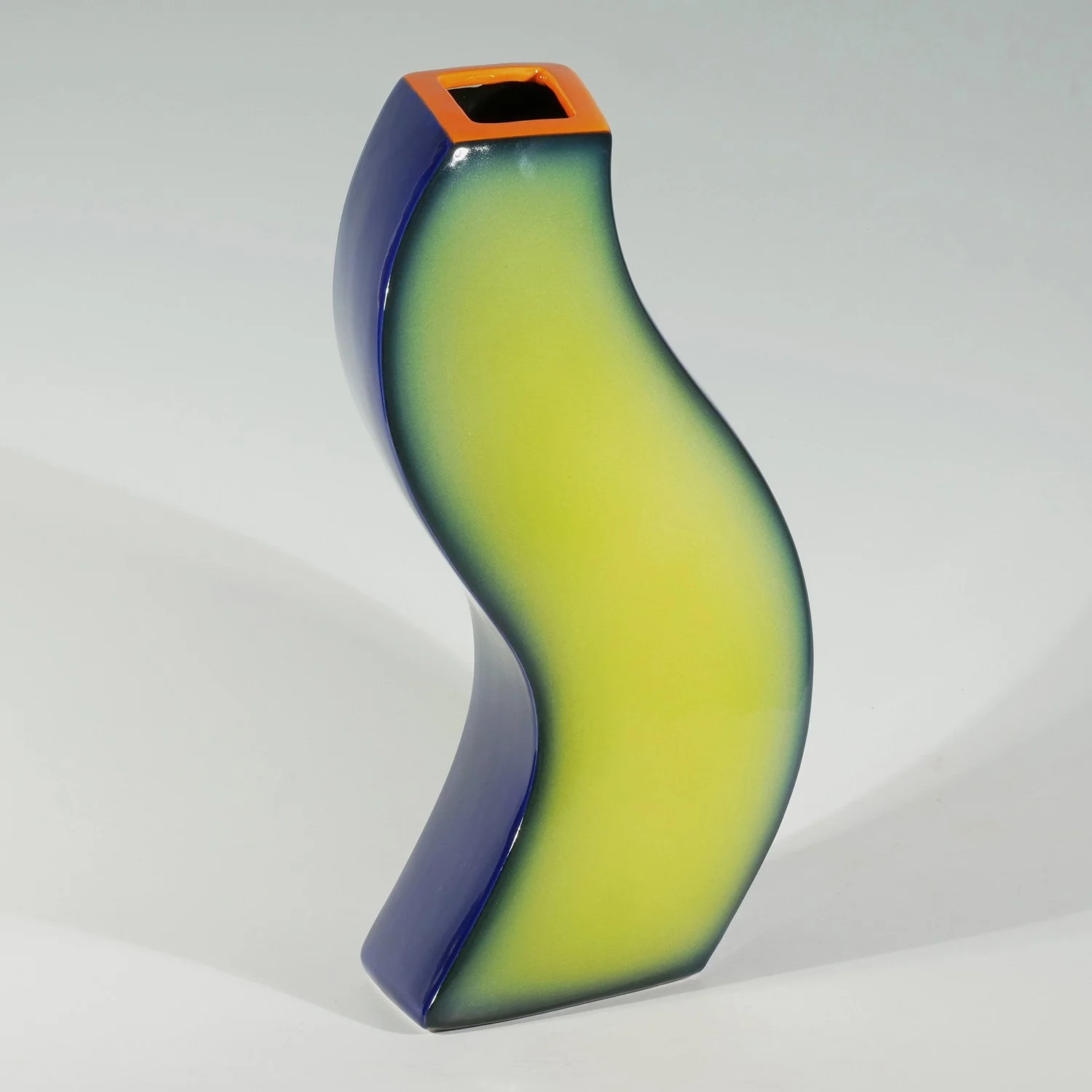 S-Vase---Green-6.jpg