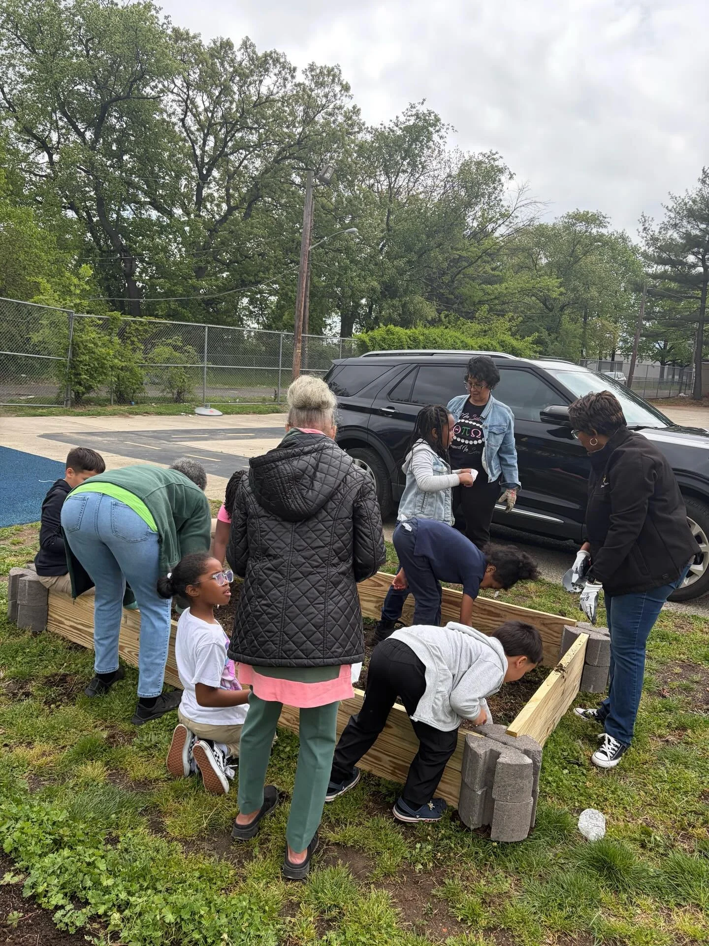 Members of Alpha Kappa Alpha Sorority, Inc.&reg; &ndash; Theta Pi Omega Chapter proudly hosted a Peace Garden Planting Party at Riletta T. Cream Elementary School. Through hands-on service, volunteers of all ages collaborated to assemble garden struc